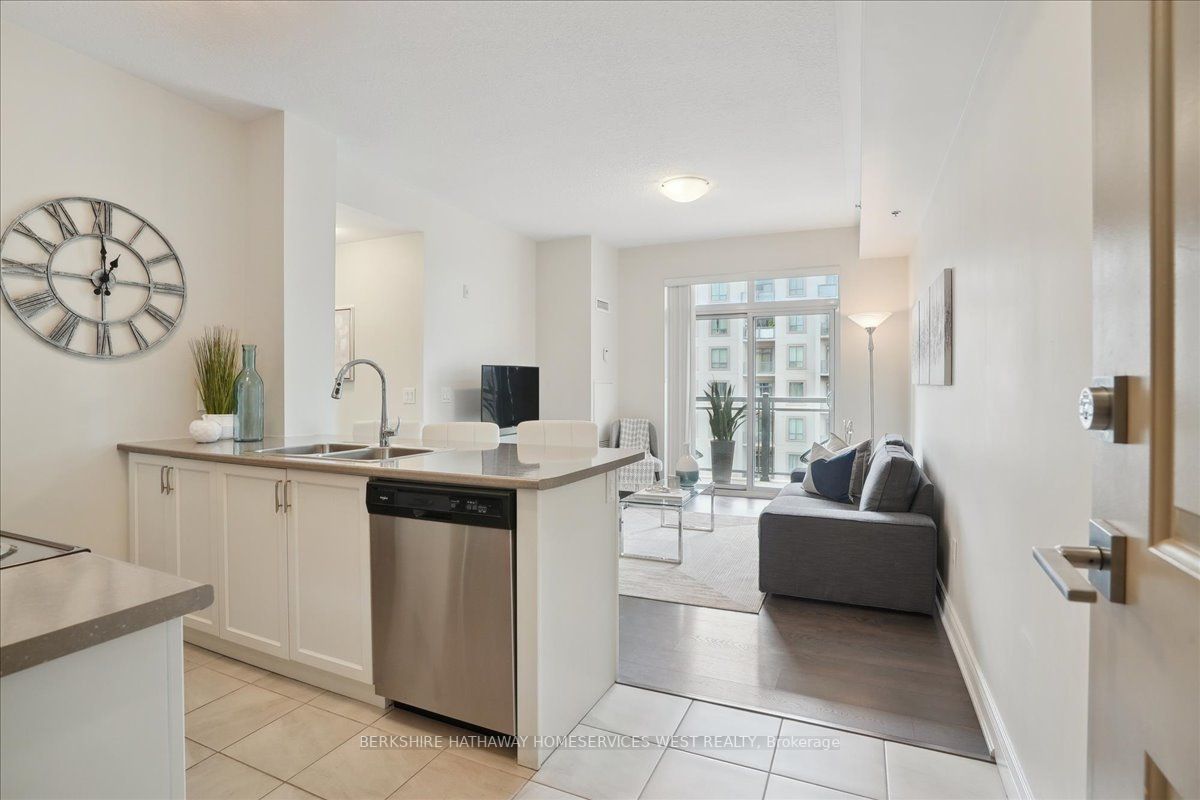 2486 Old Bronte Rd, #503