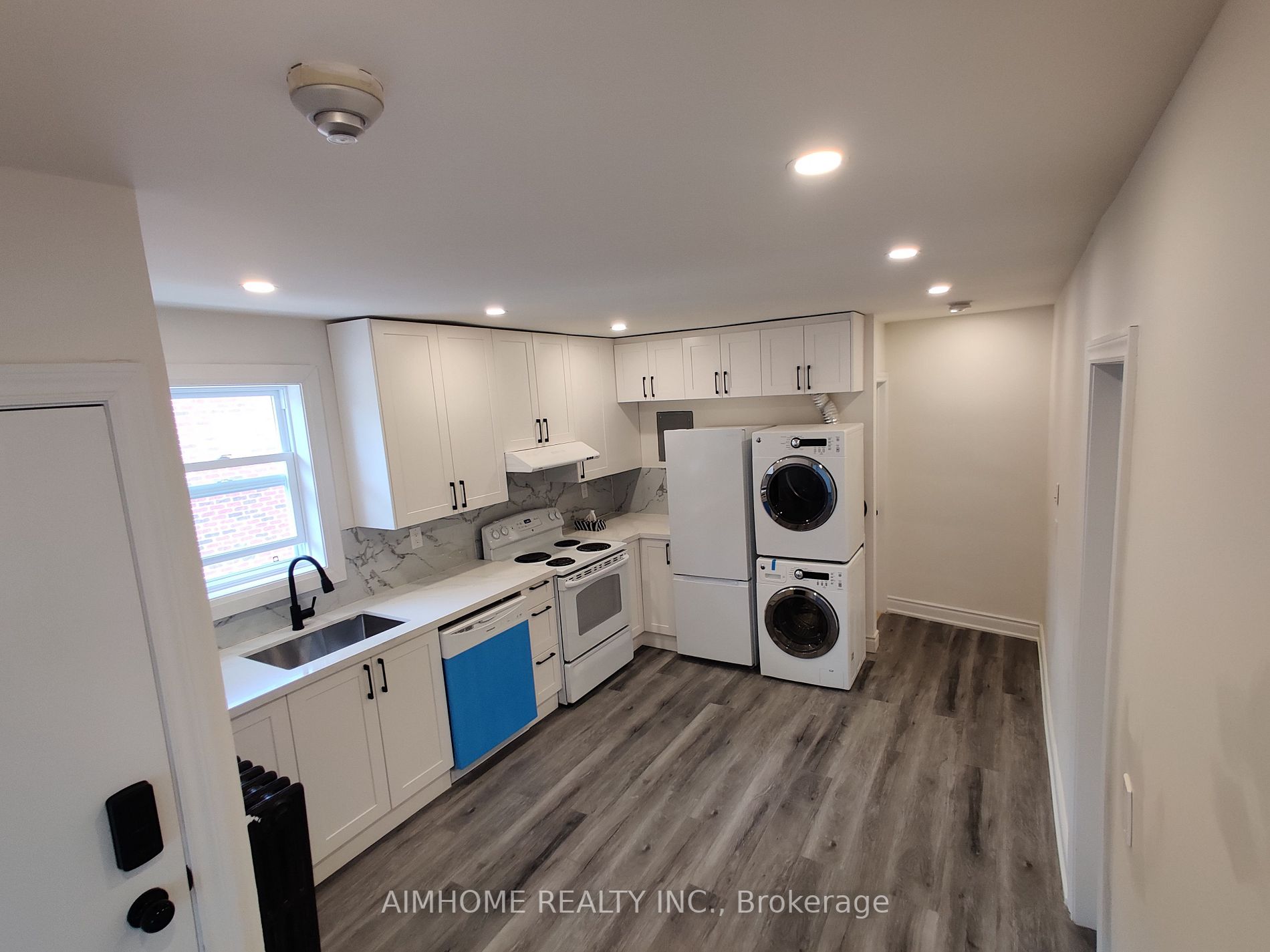 106 Lake Shore Dr, #3
