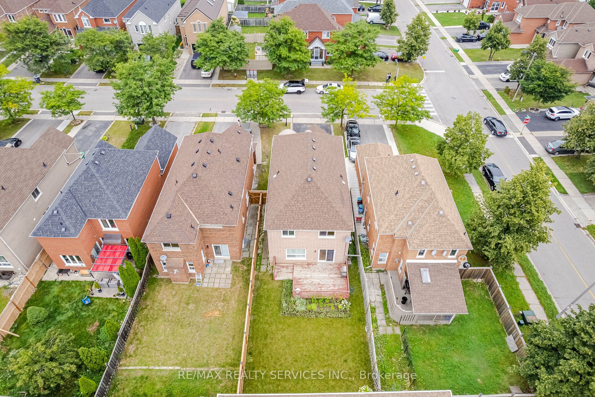 4 Treepark St