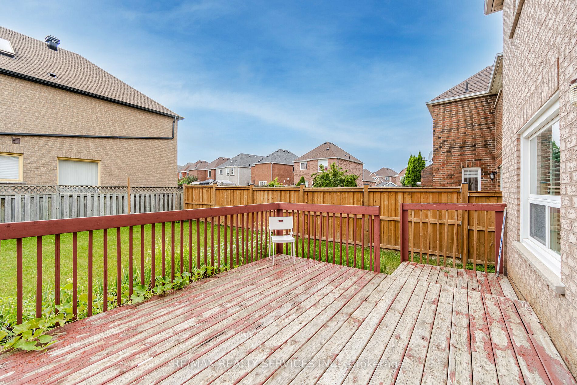 4 Treepark St