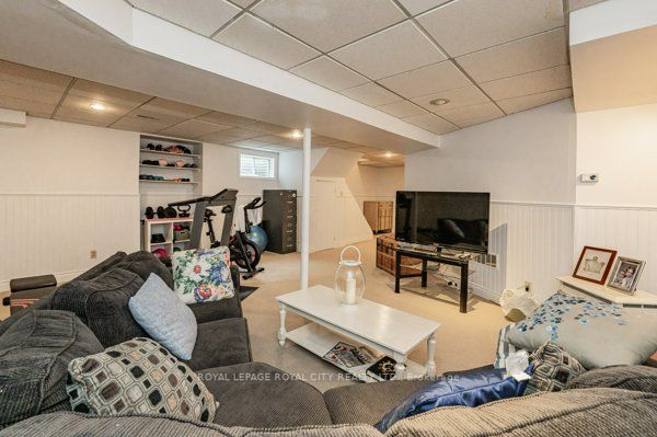 5764 Turney Dr