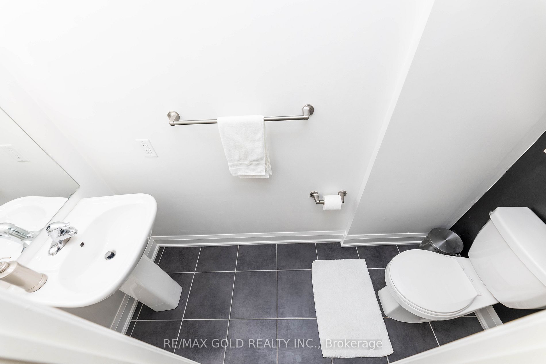 55 Yorkland Blvd, #704