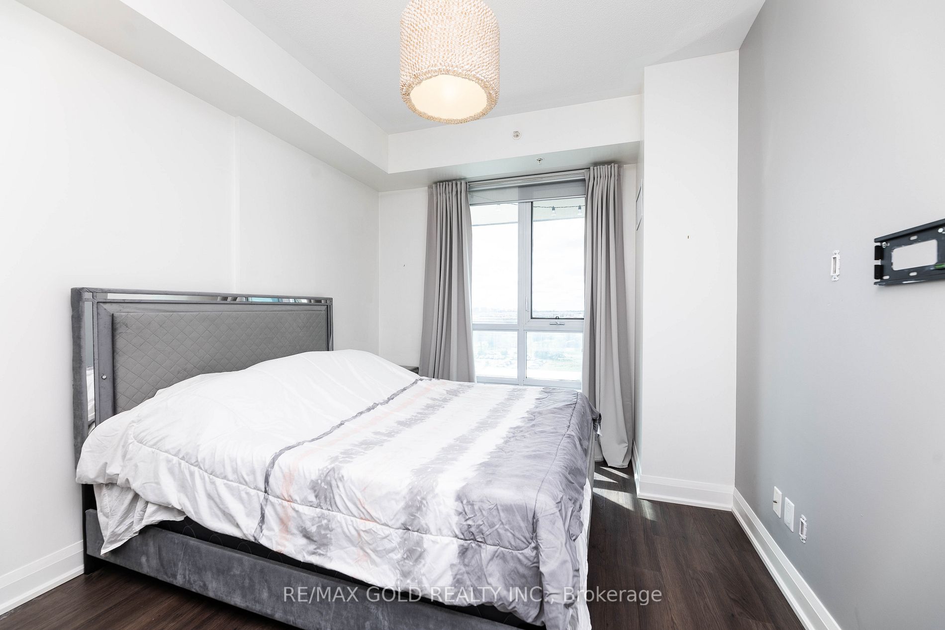 55 Yorkland Blvd, #704