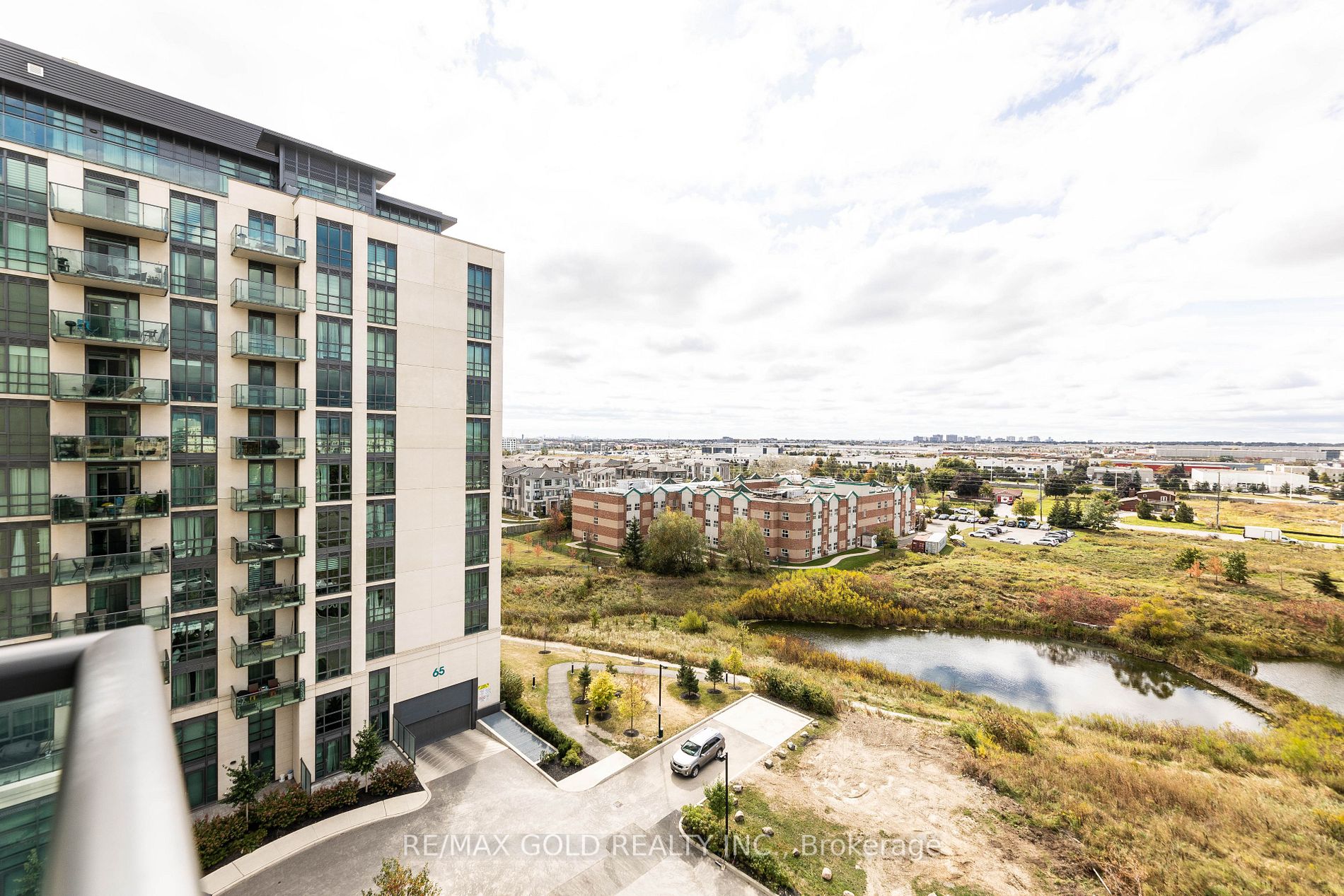 55 Yorkland Blvd, #704