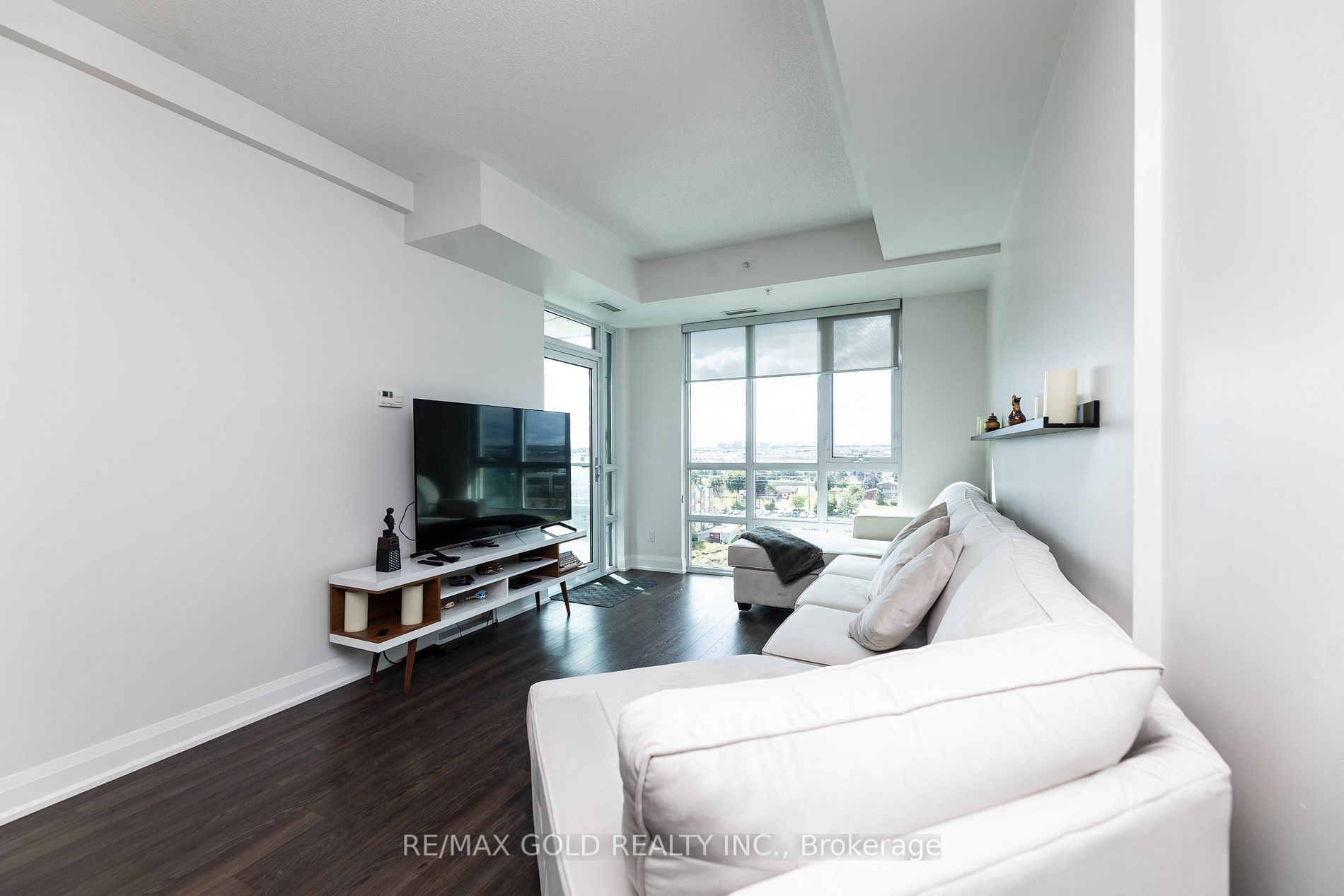 55 Yorkland Blvd, #704