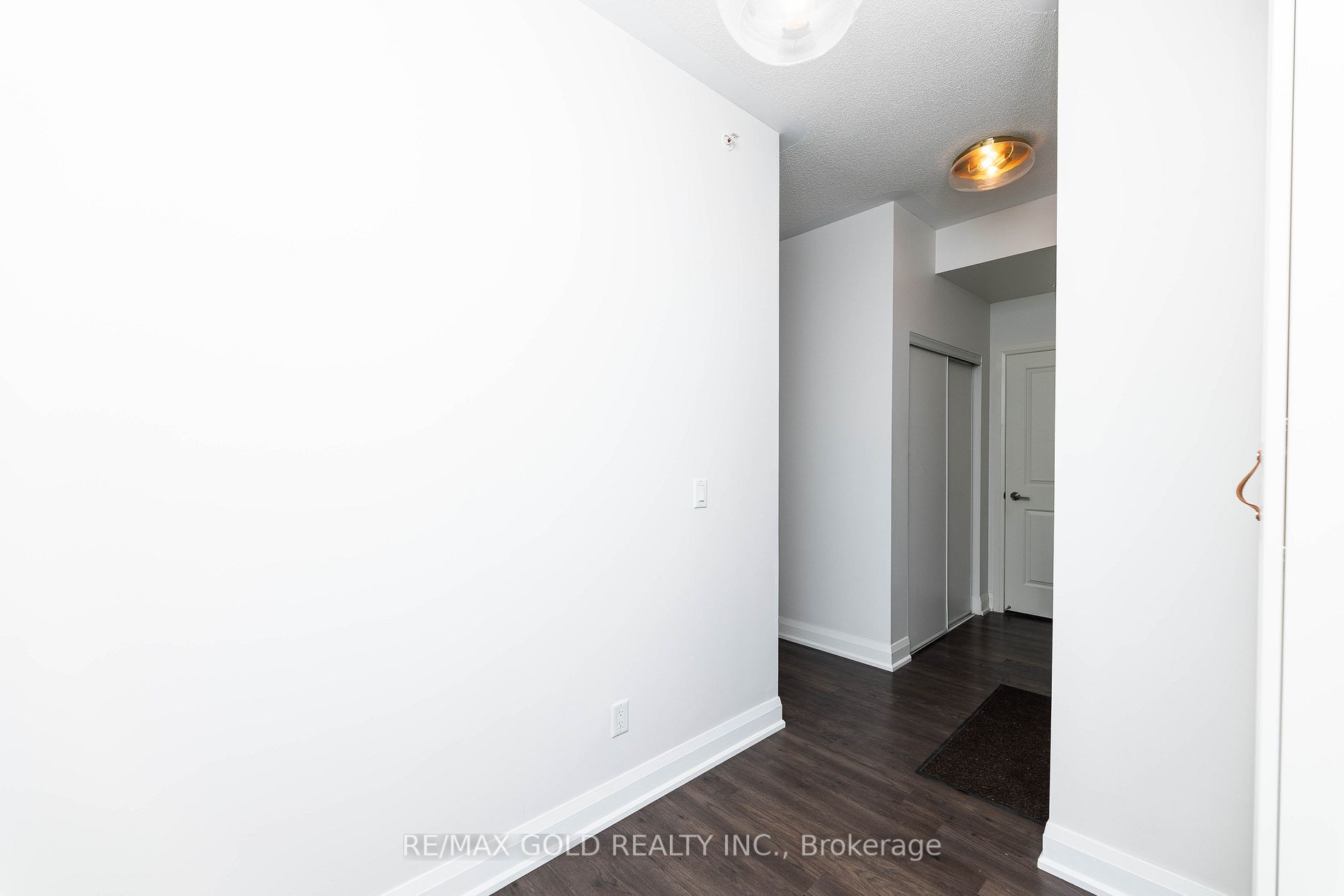 55 Yorkland Blvd, #704
