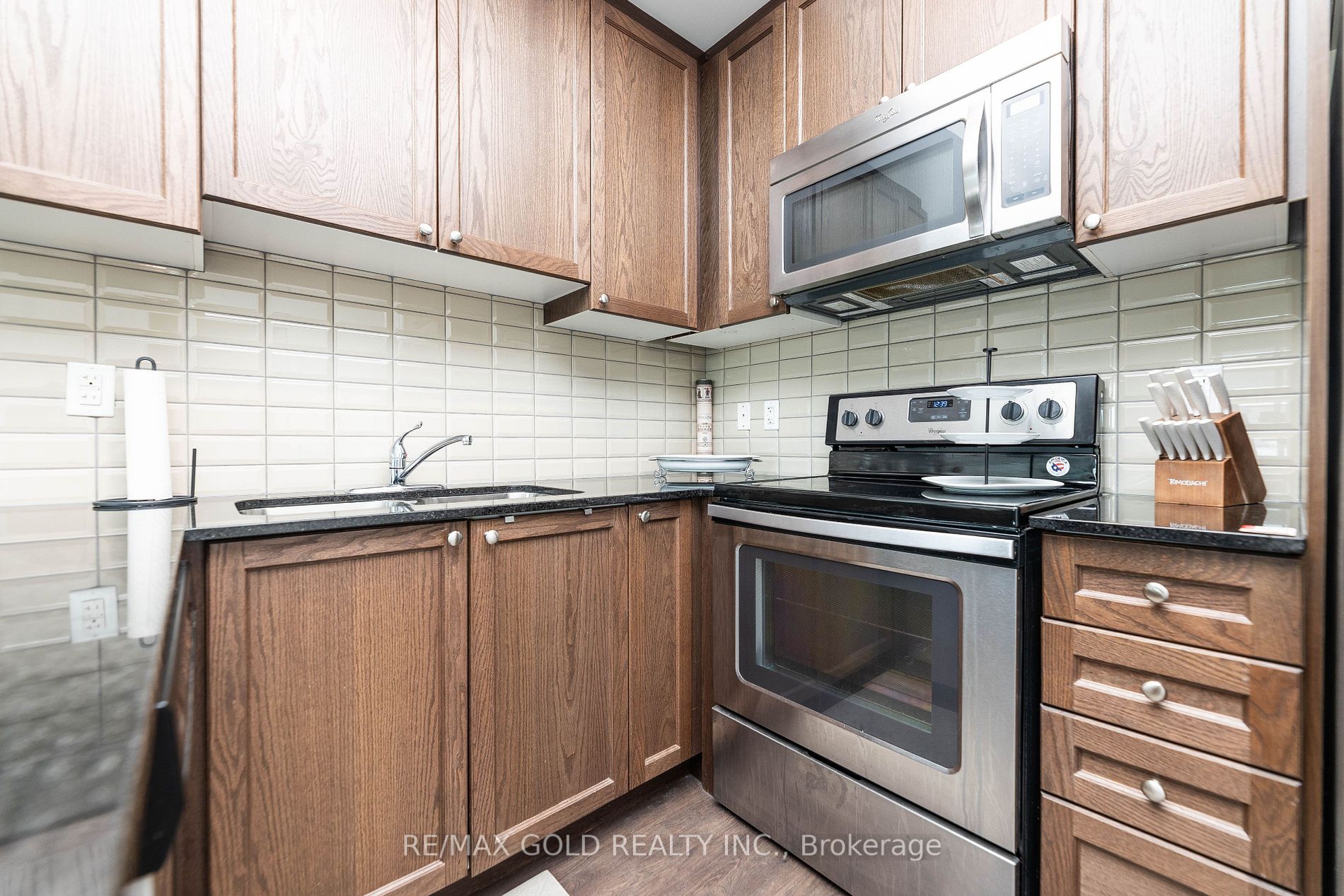 55 Yorkland Blvd, #704