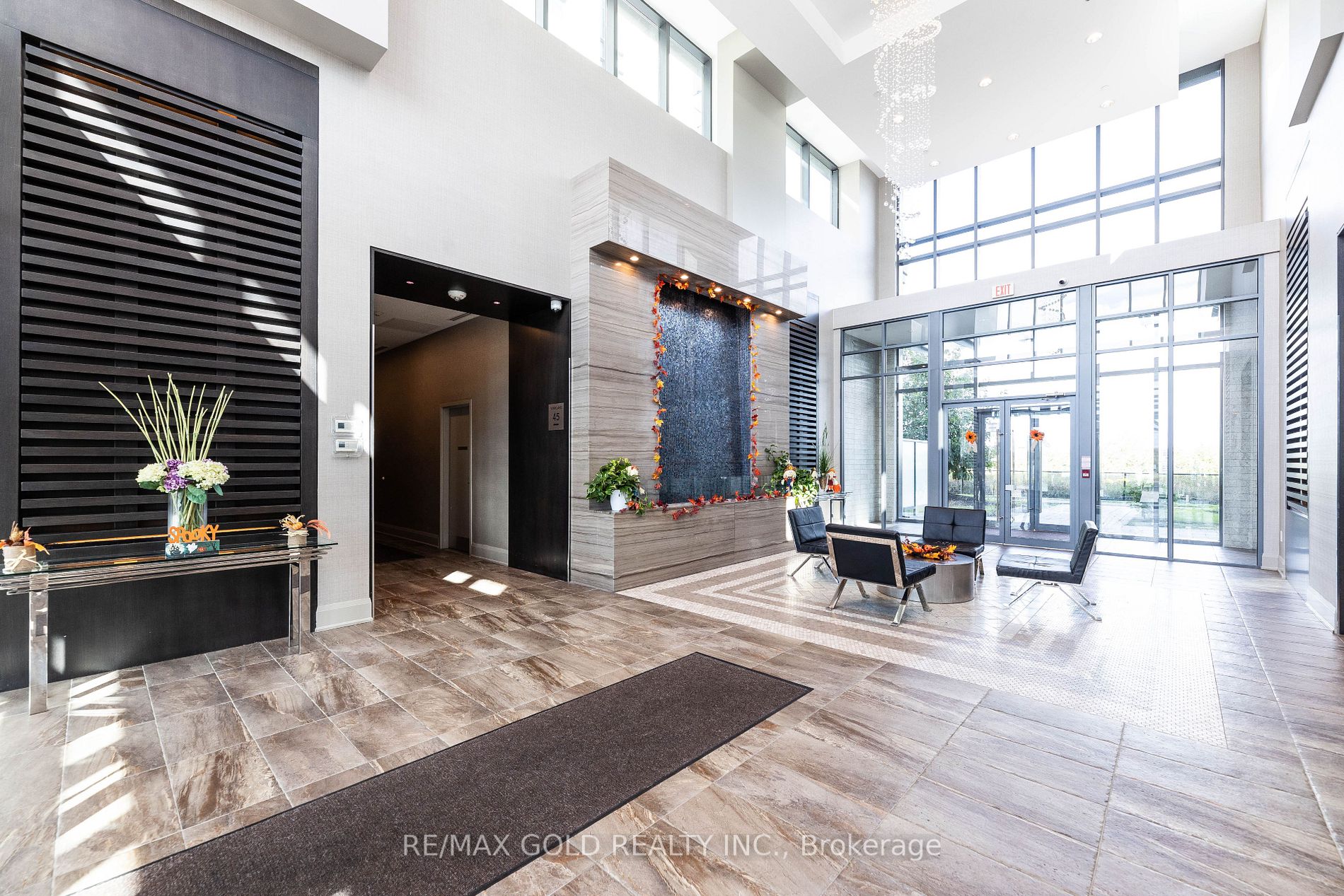 55 Yorkland Blvd, #704