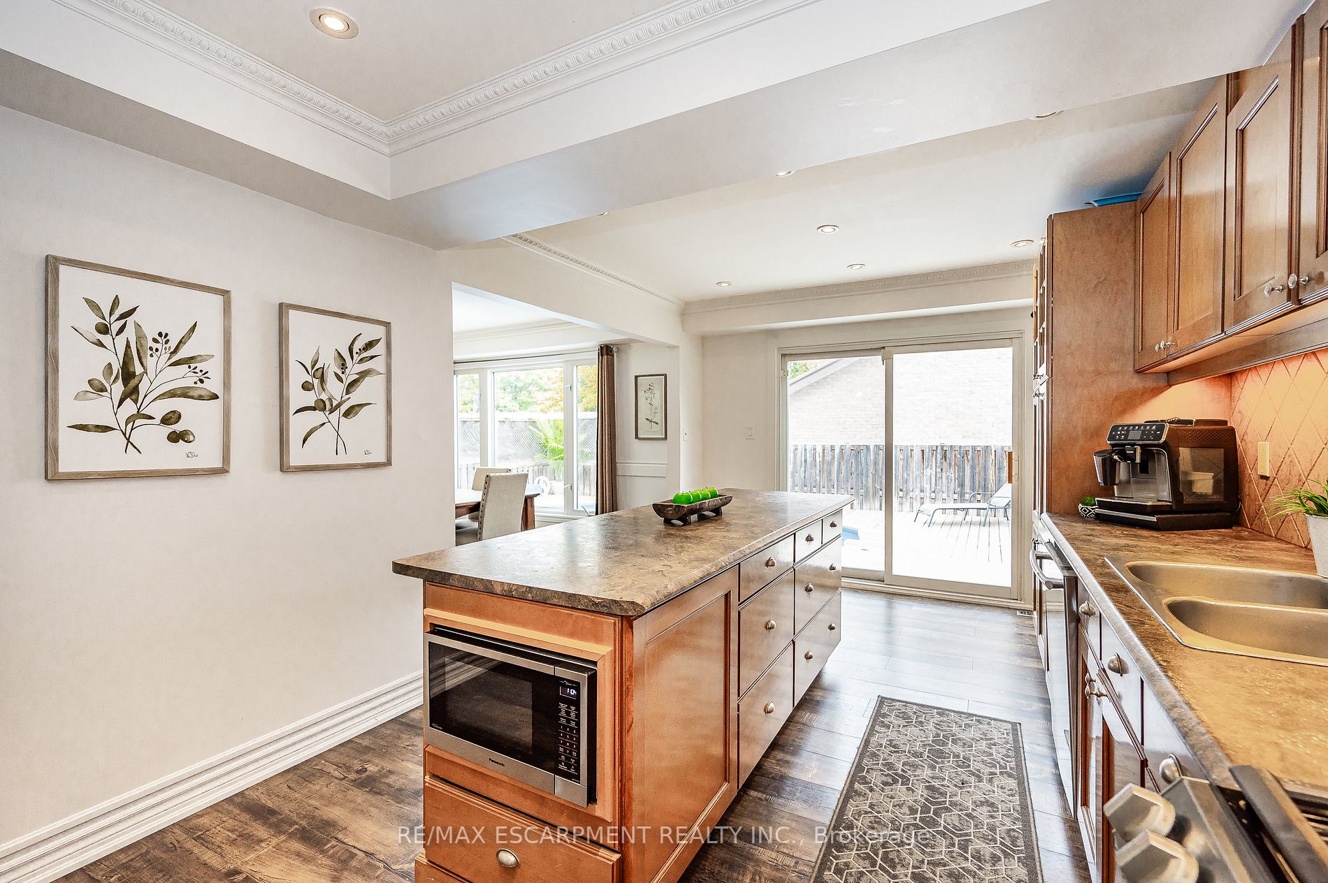 54 Cotswold Crt