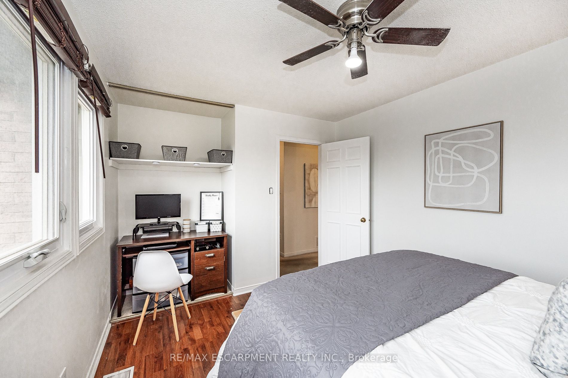 54 Cotswold Crt