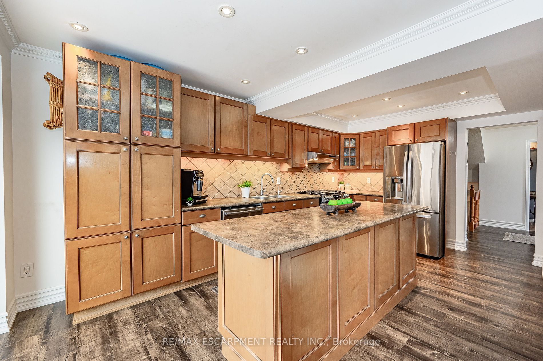 54 Cotswold Crt