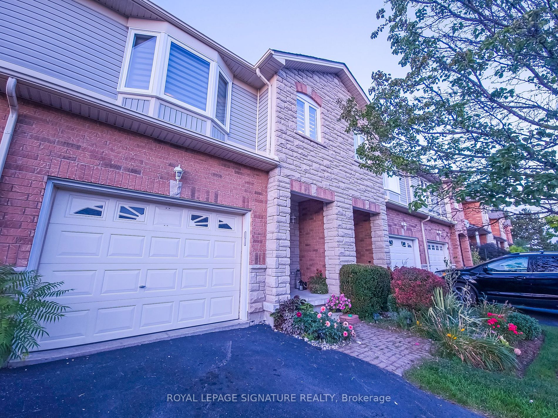 2229 Walkers Line, #28