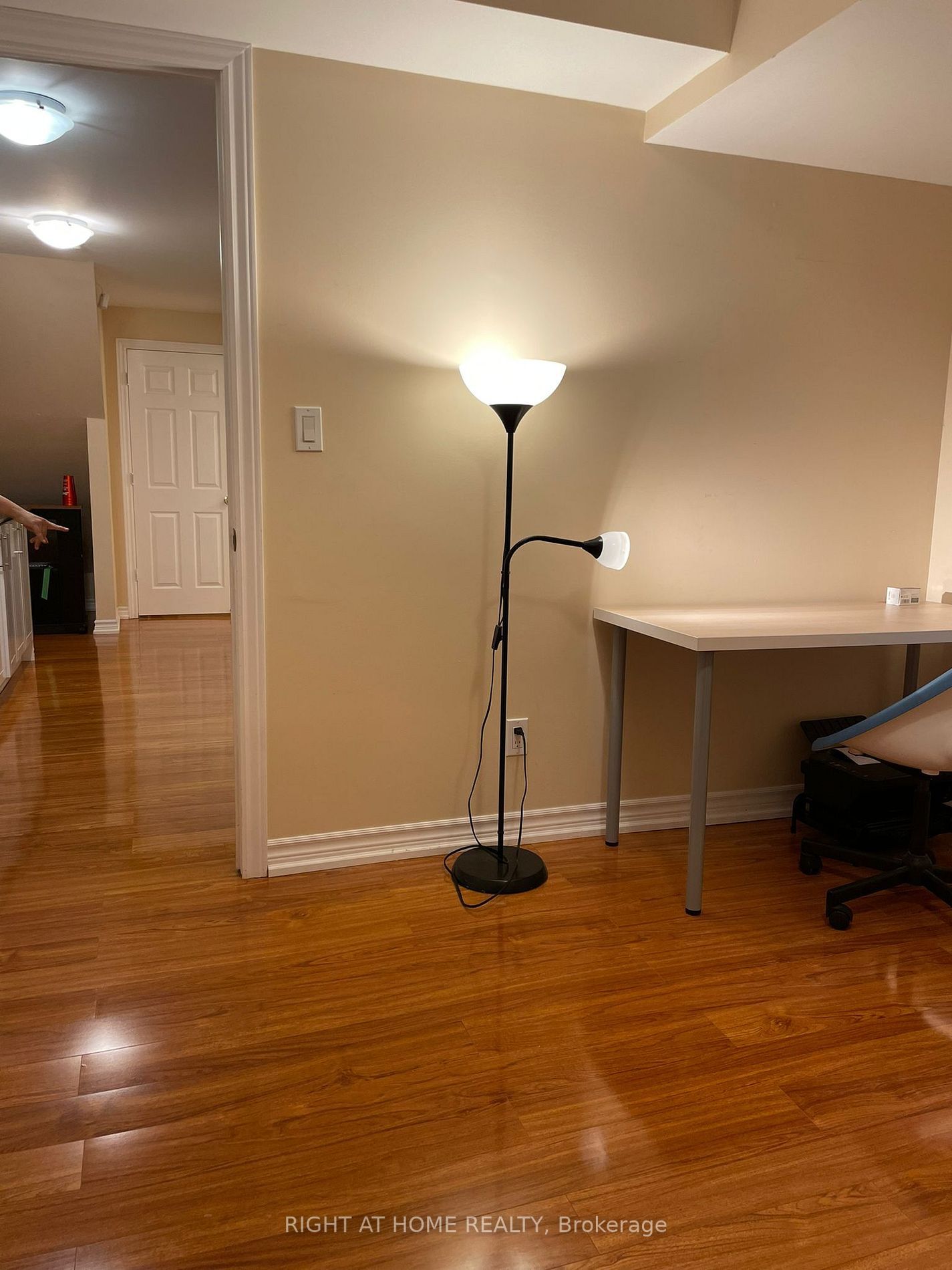 5537 Waterwind Cres