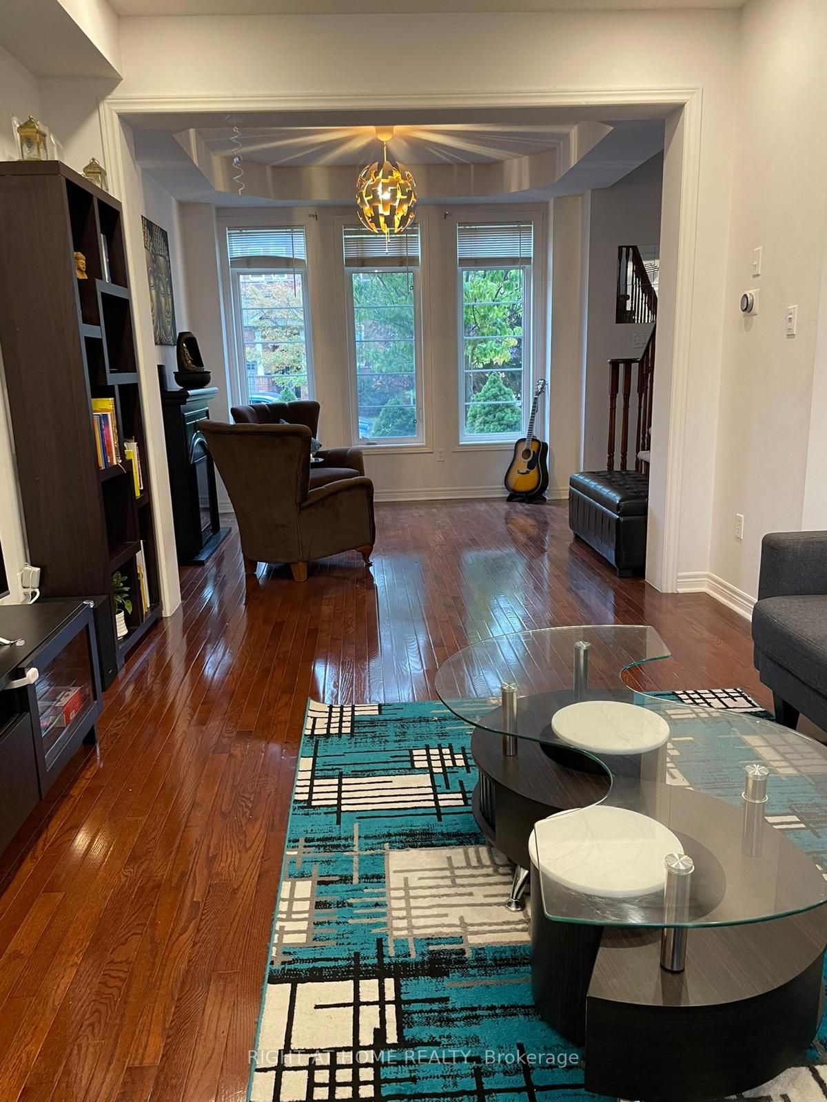 5537 Waterwind Cres