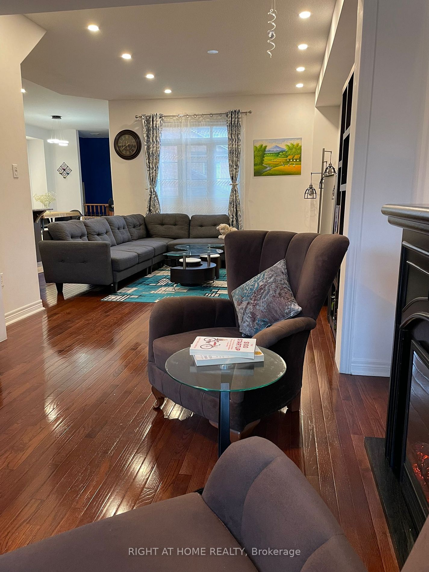 5537 Waterwind Cres
