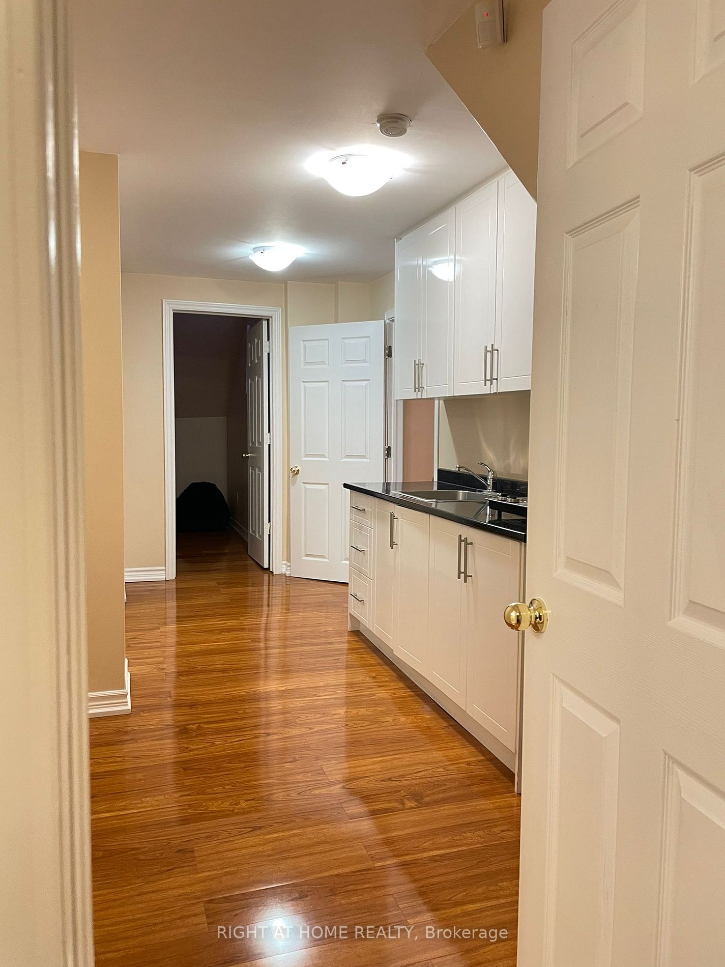 5537 Waterwind Cres