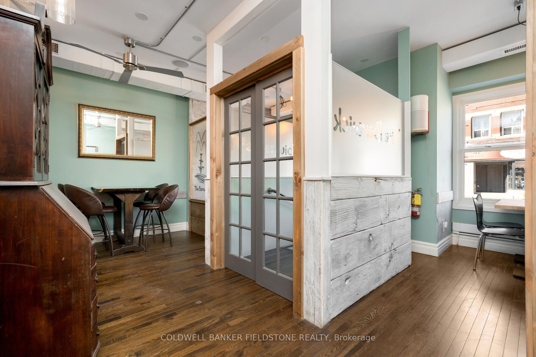 99 Main St S
