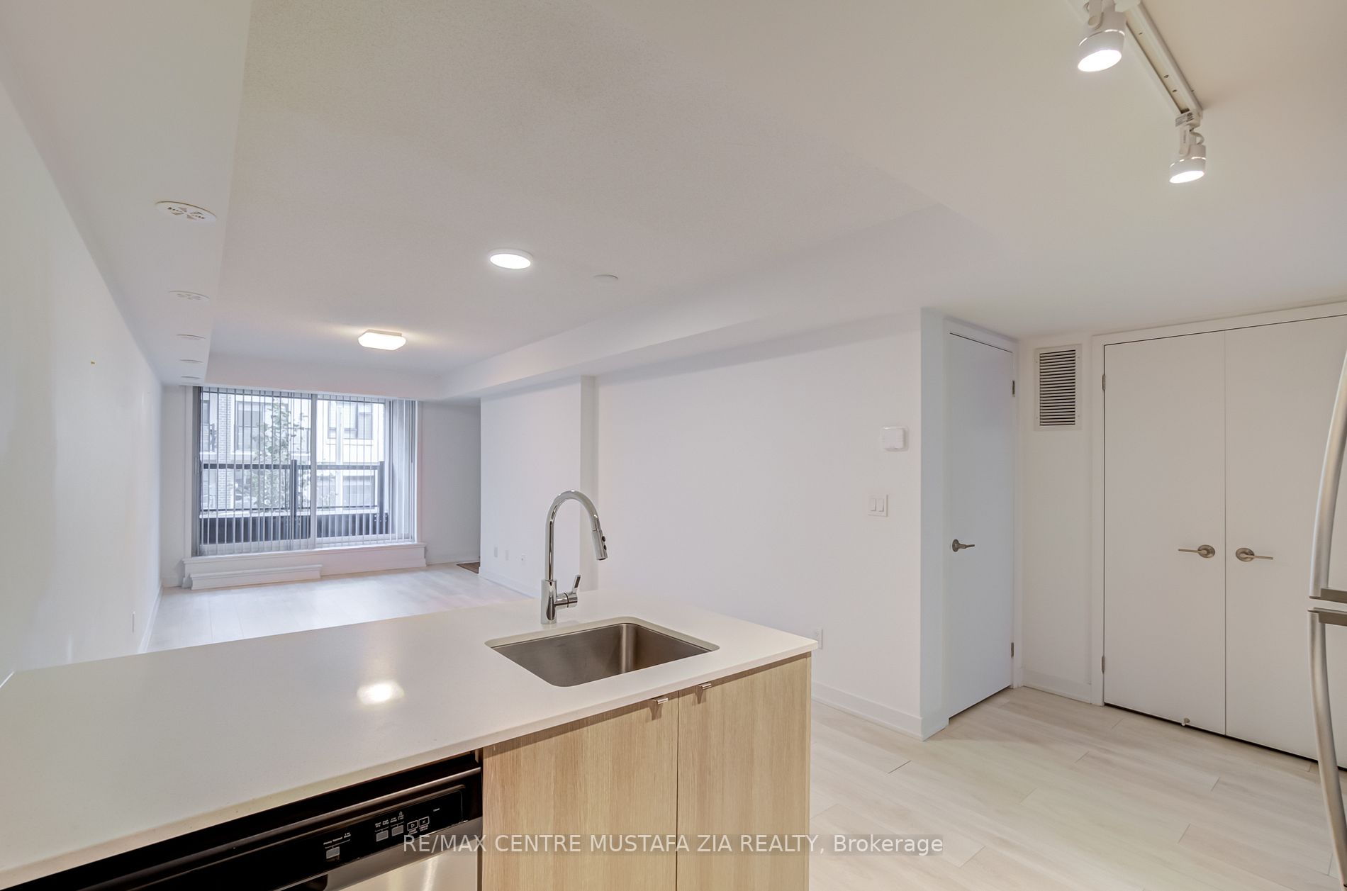 1129 Cooke Boulevard, #608