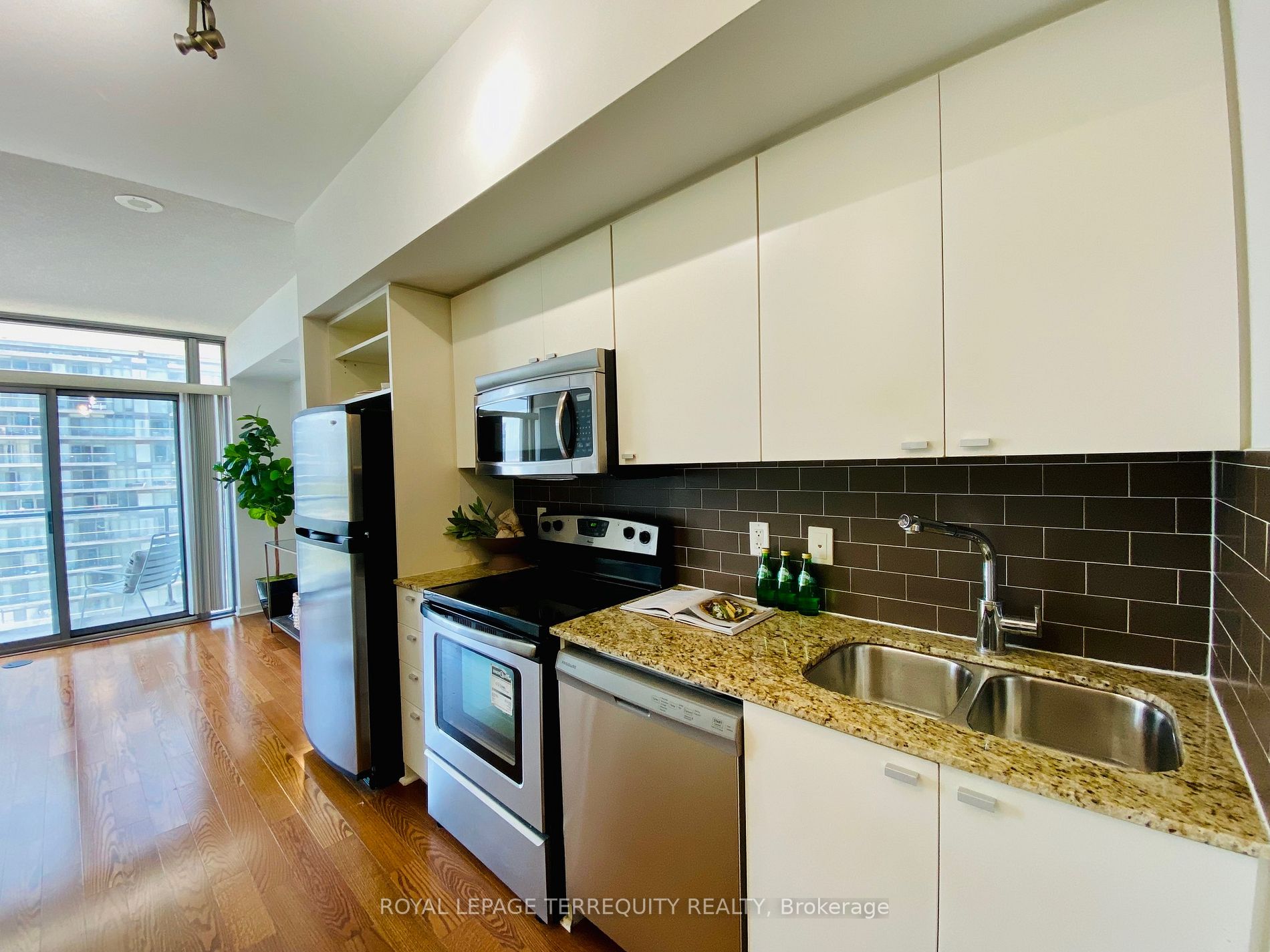 103 The Queensway Ave, #1011