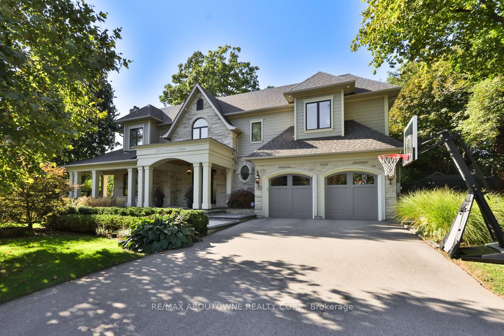 2015 Elmhurst Ave