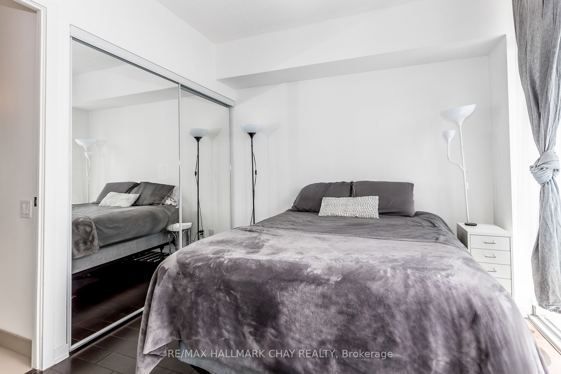 105 The Queensway Ave W, #605