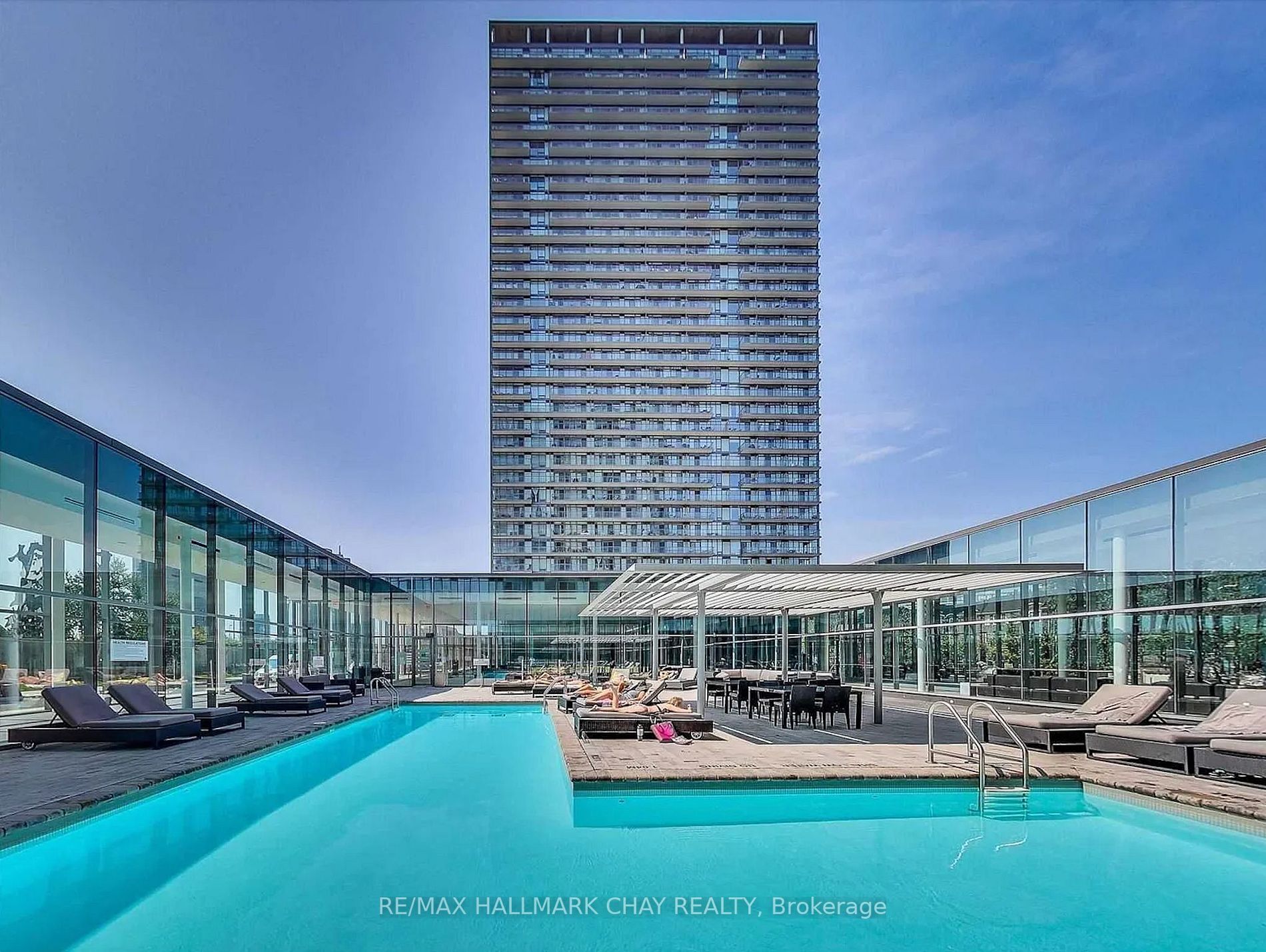 105 The Queensway Ave W, #605