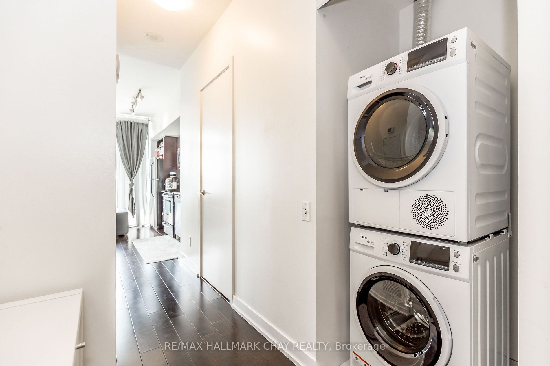105 The Queensway Ave W, #605