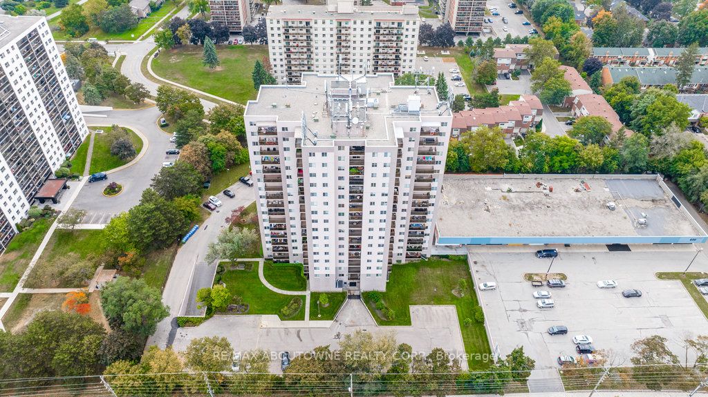 975 Warwick Crt, #1005