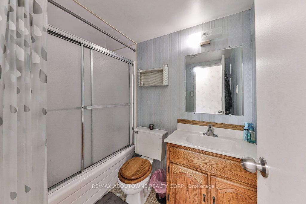 975 Warwick Crt, #1005