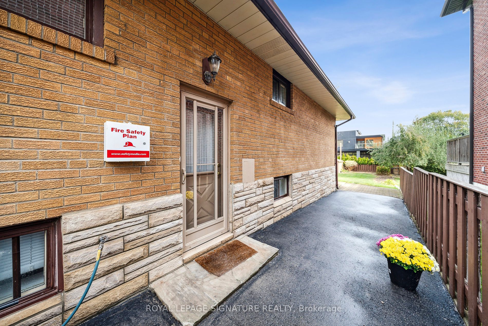 931 Aviation Road