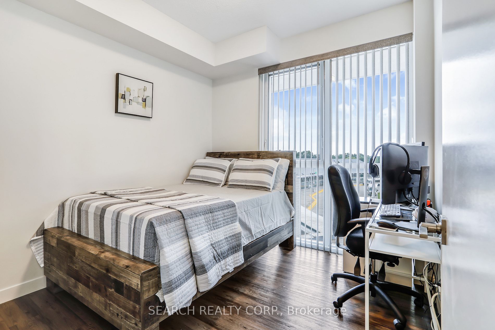 2093 Fairview St, #404
