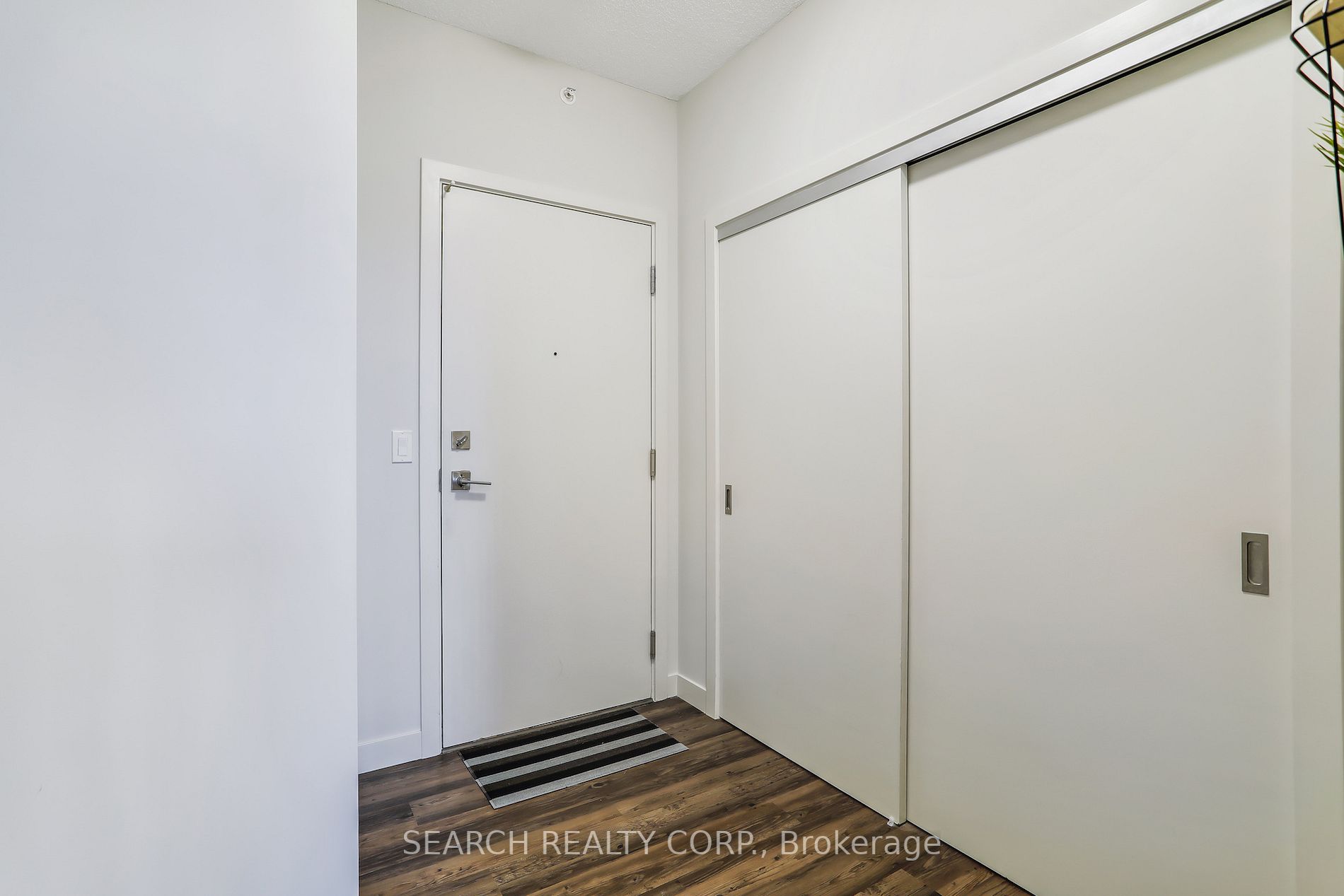 2093 Fairview St, #404