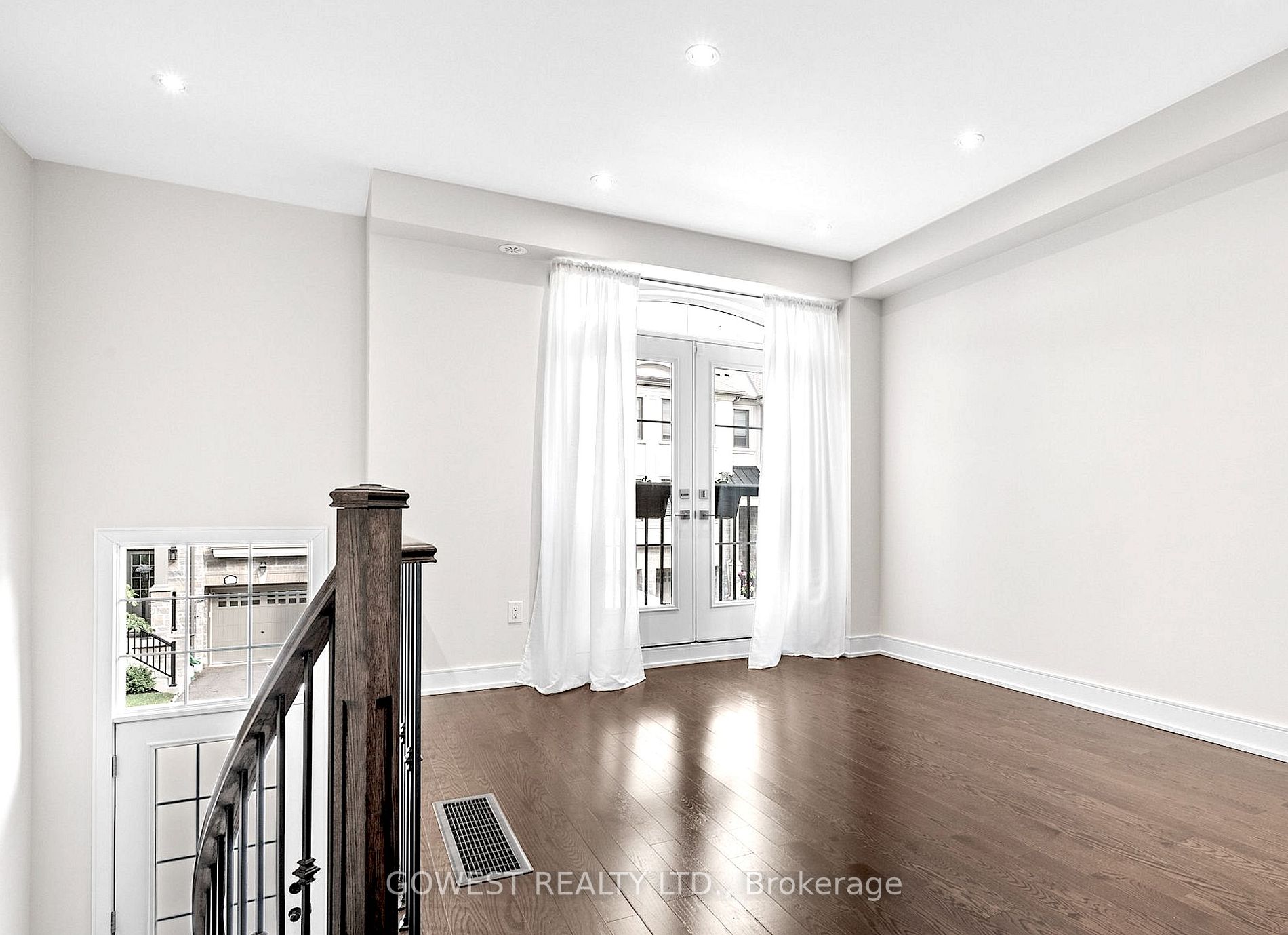 1136 Beachcomber Rd