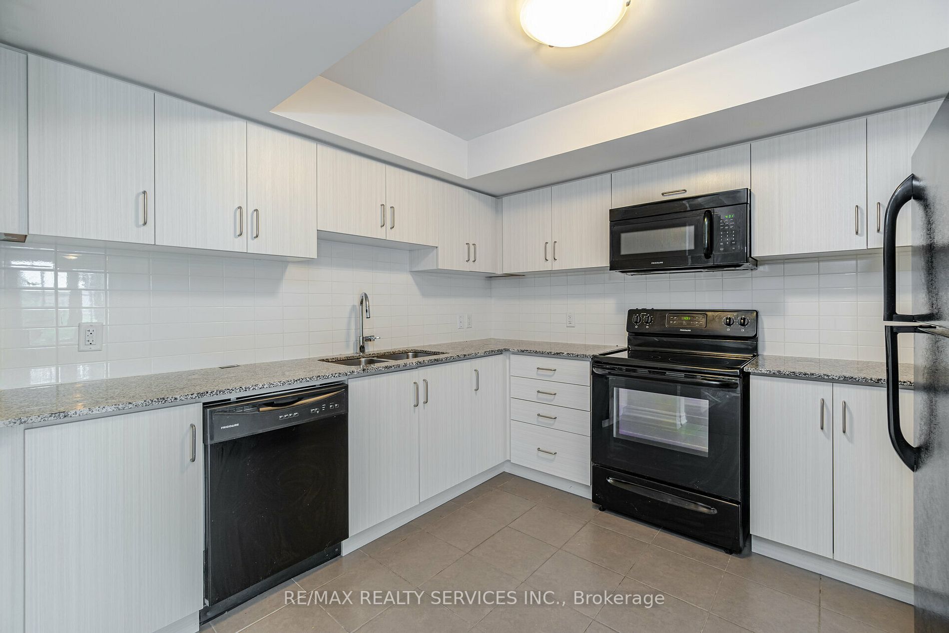 2441 Greenwich Dr, #7