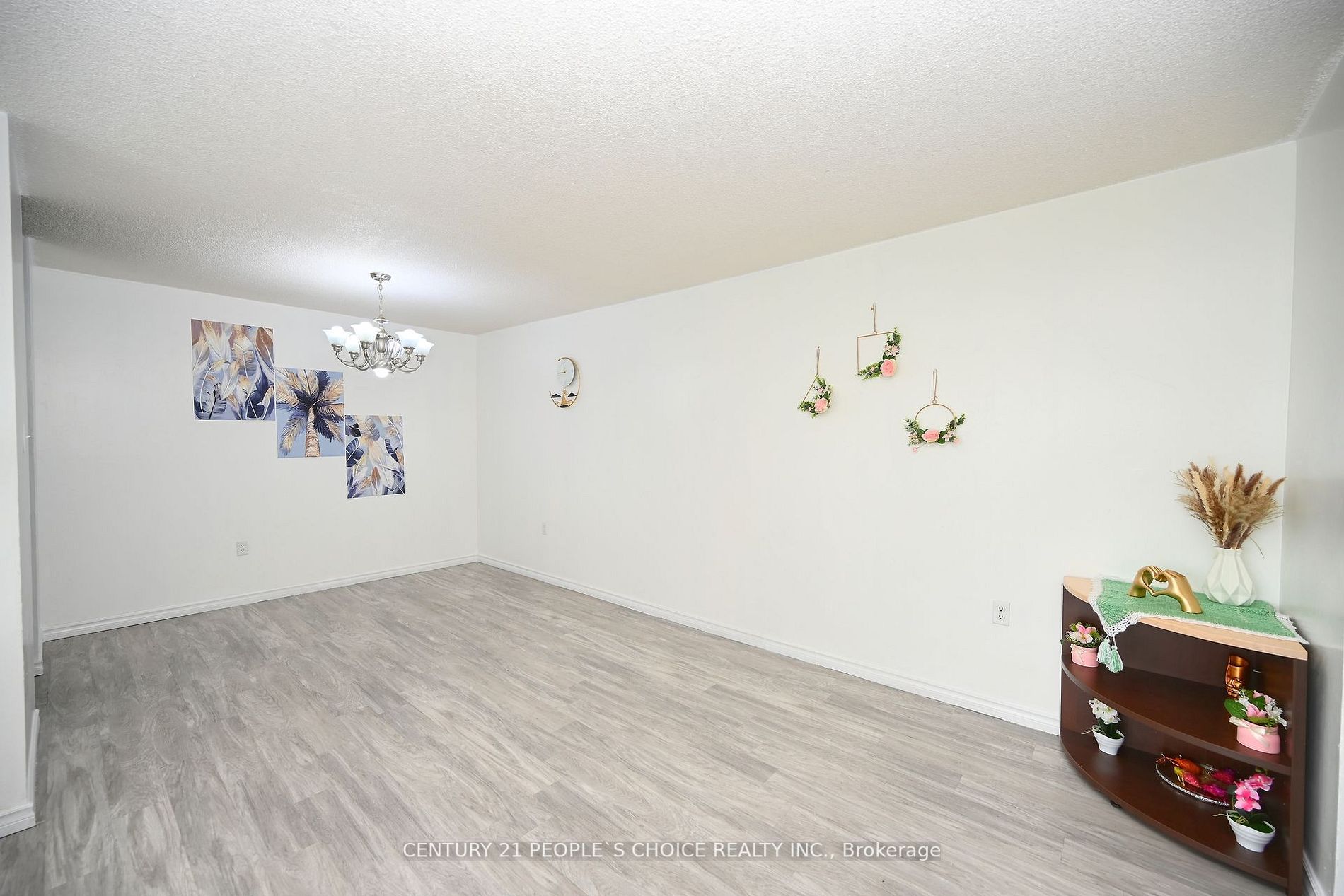 17 Knightsbridge Rd, #604
