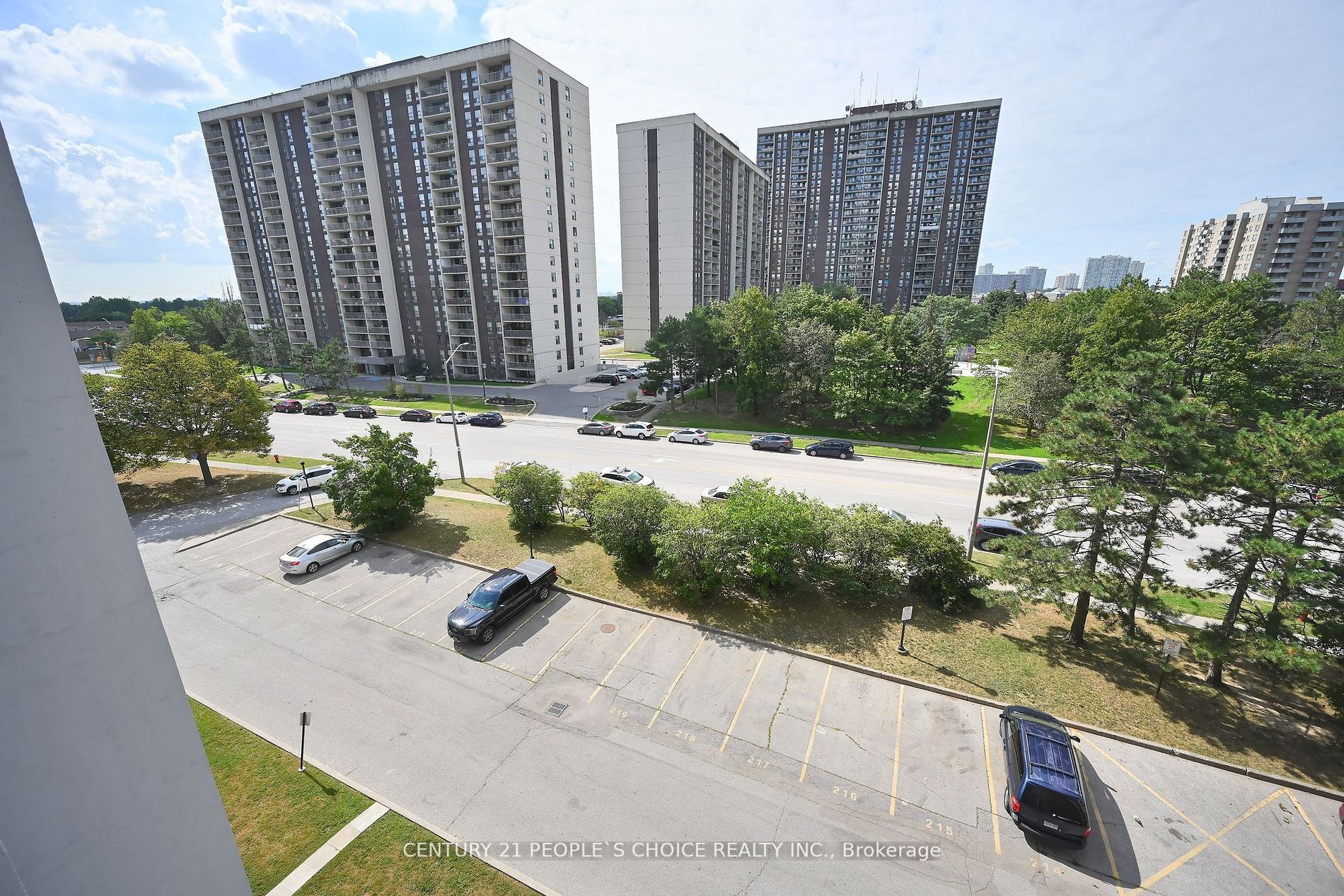 17 Knightsbridge Rd, #604