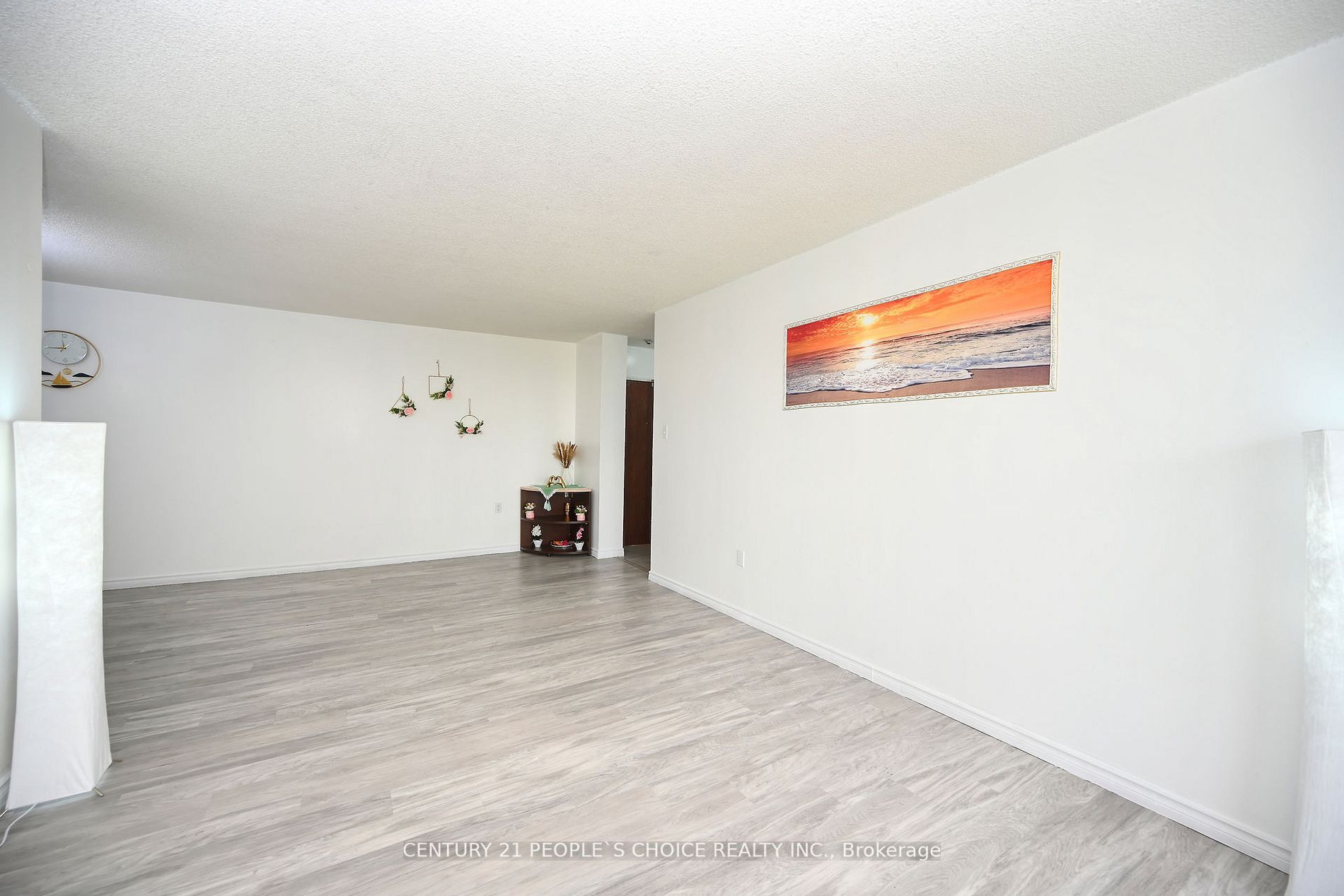 17 Knightsbridge Rd, #604