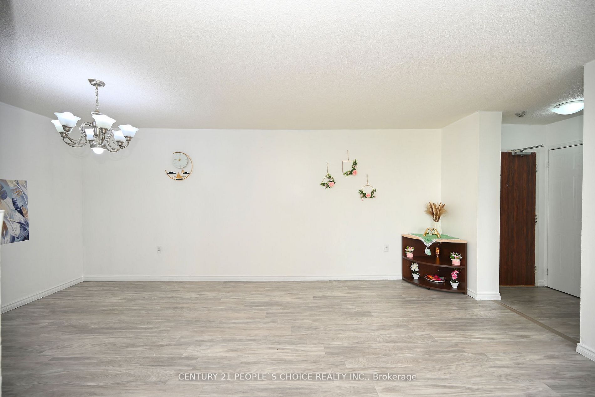 17 Knightsbridge Rd, #604