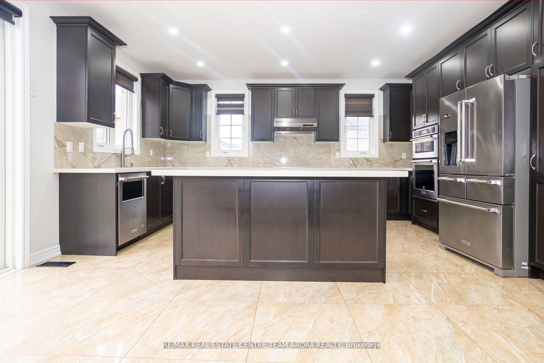 2 Kenora Street