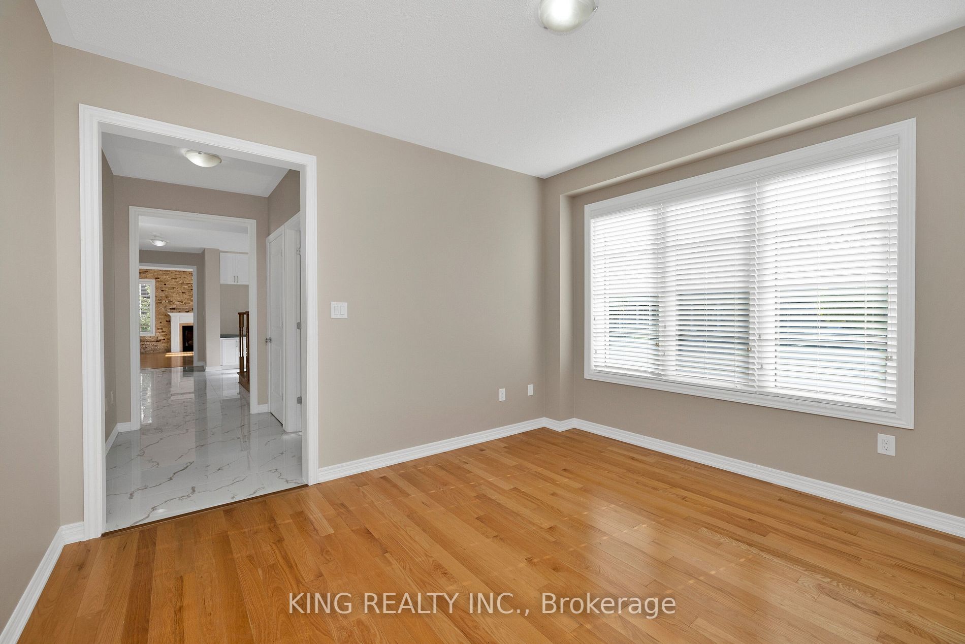 77 Antibes Dr