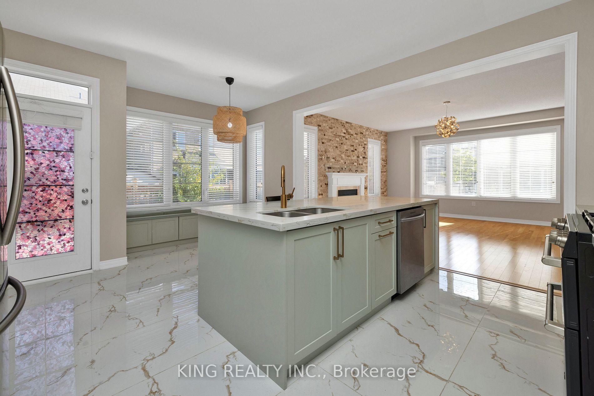77 Antibes Dr