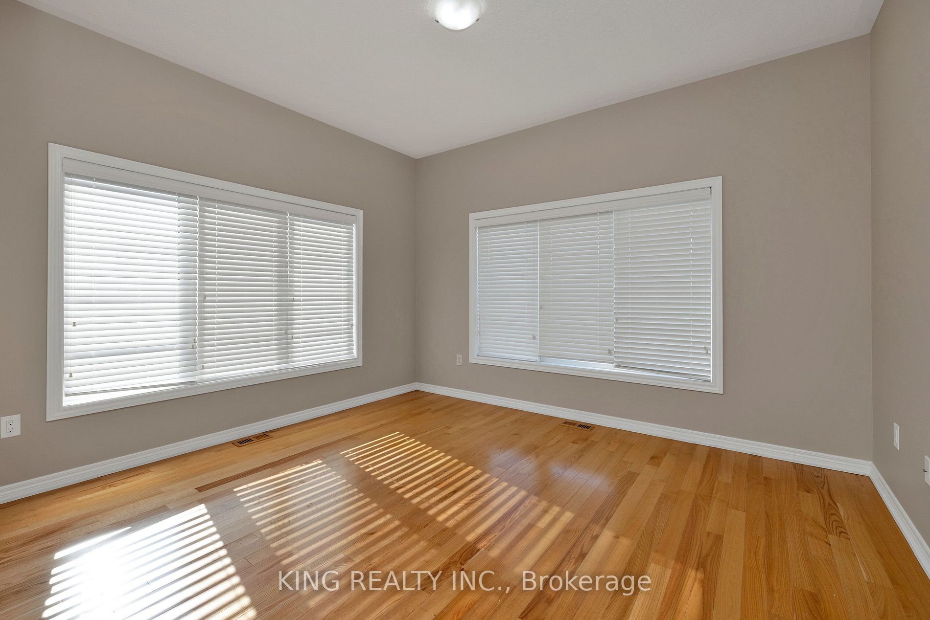 77 Antibes Dr