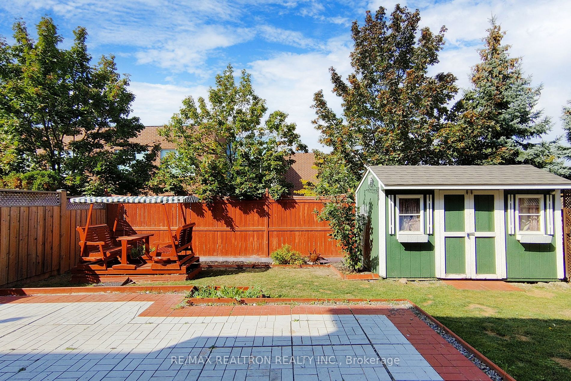 1093 Lamplight Way
