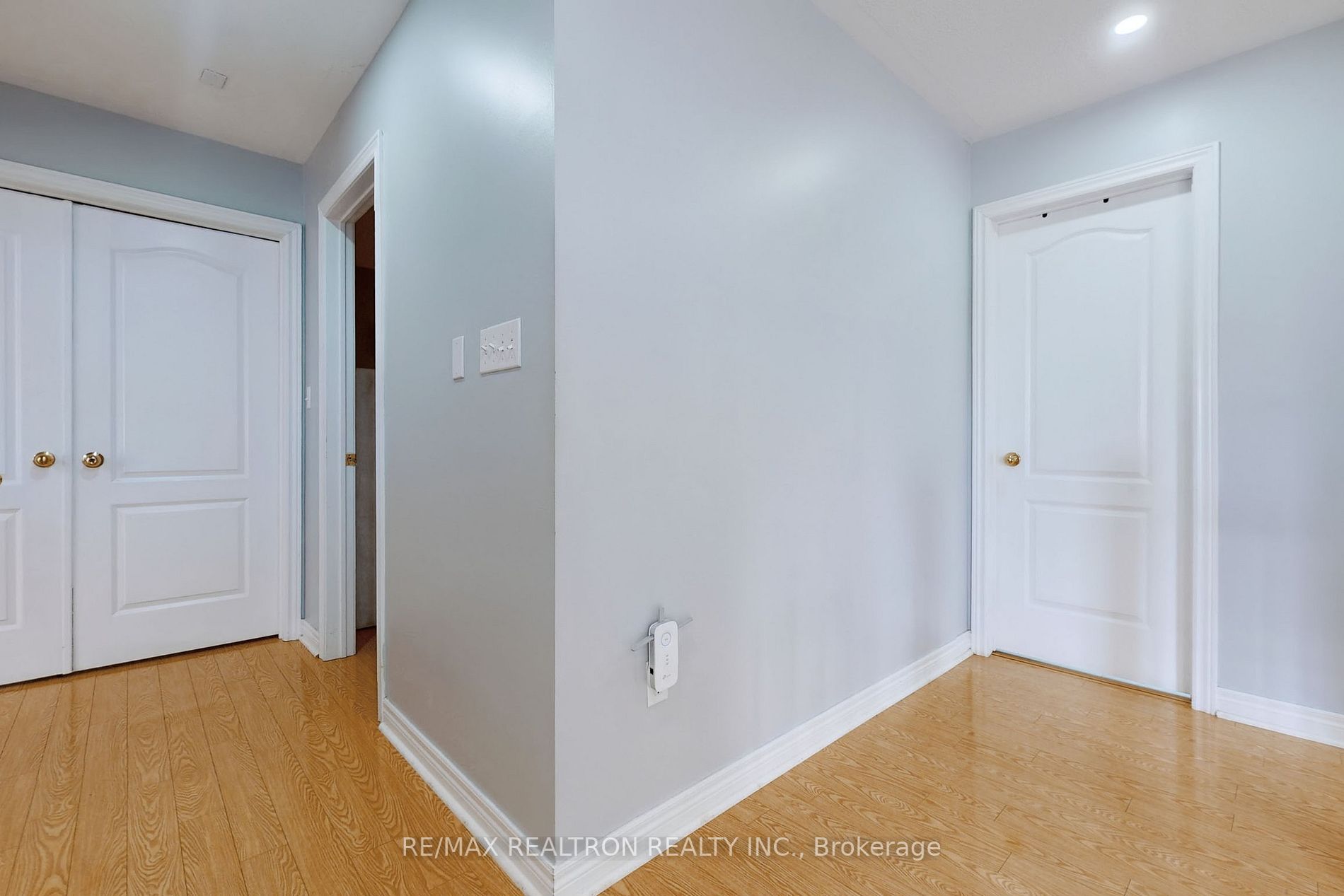 1093 Lamplight Way