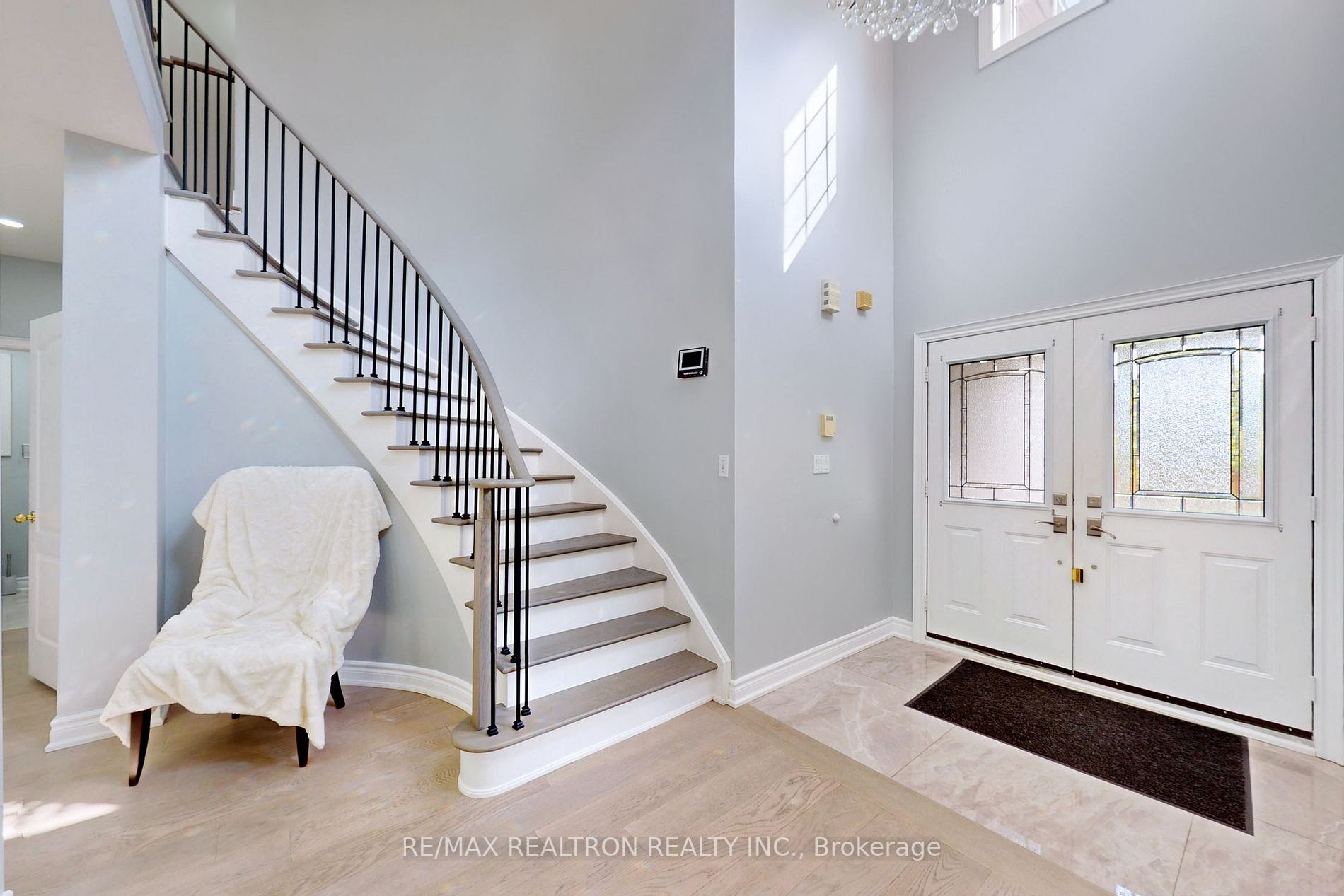 1093 Lamplight Way