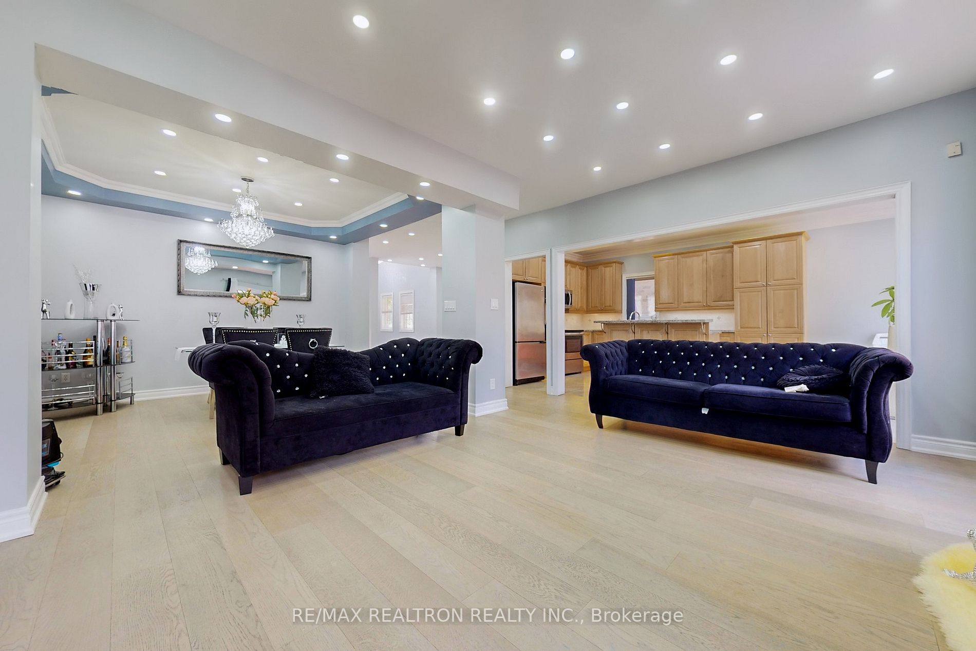 1093 Lamplight Way