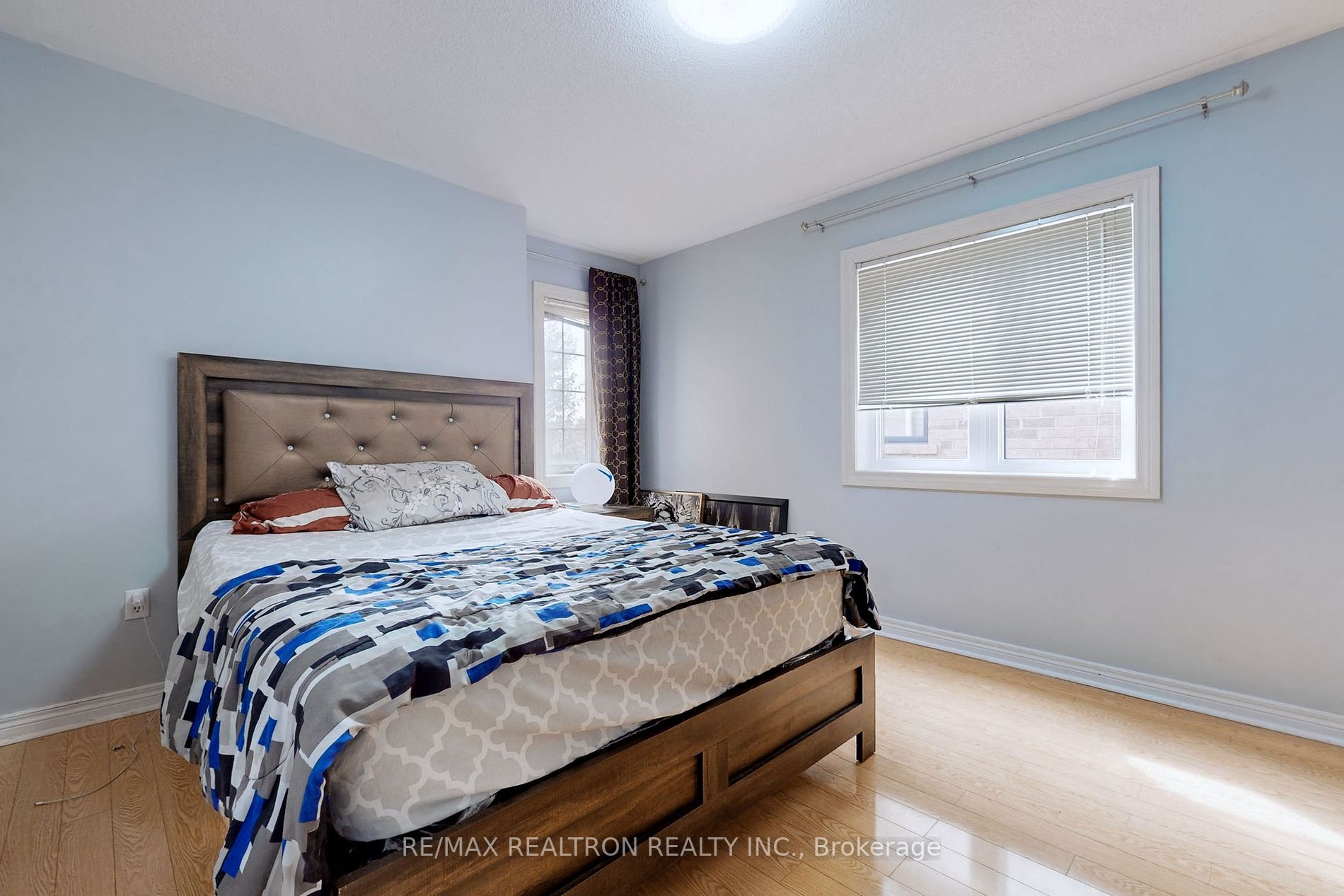 1093 Lamplight Way