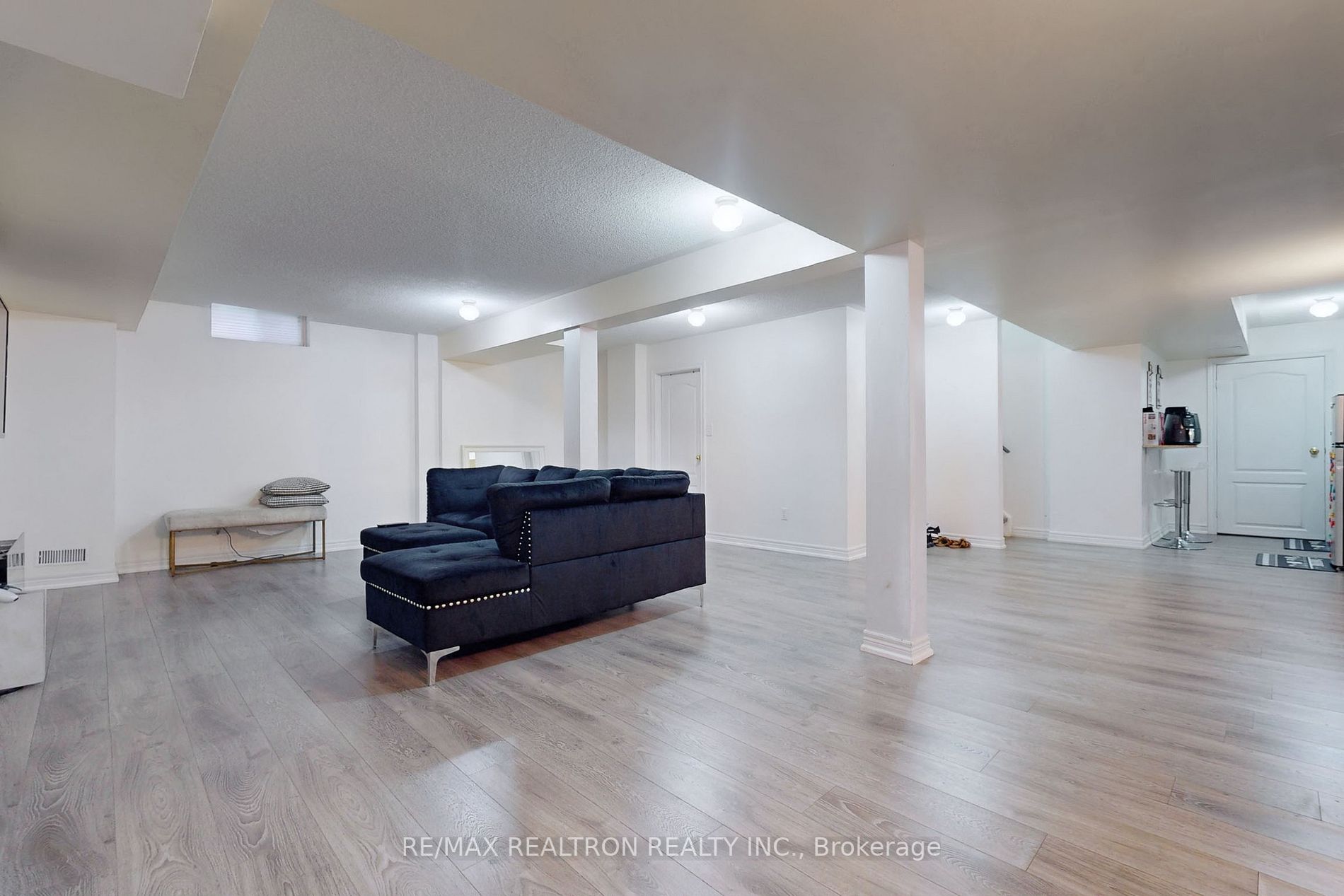 1093 Lamplight Way