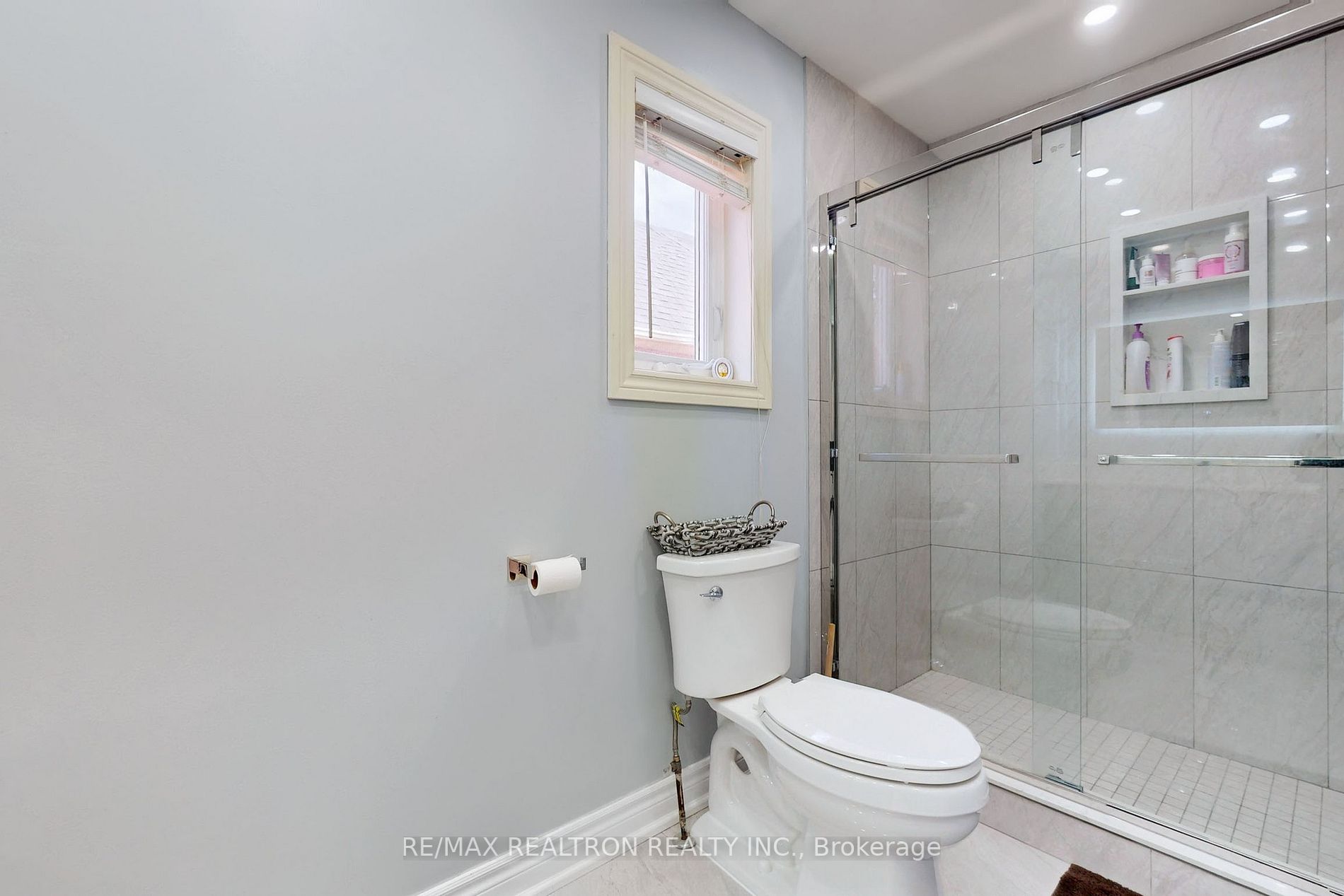 1093 Lamplight Way