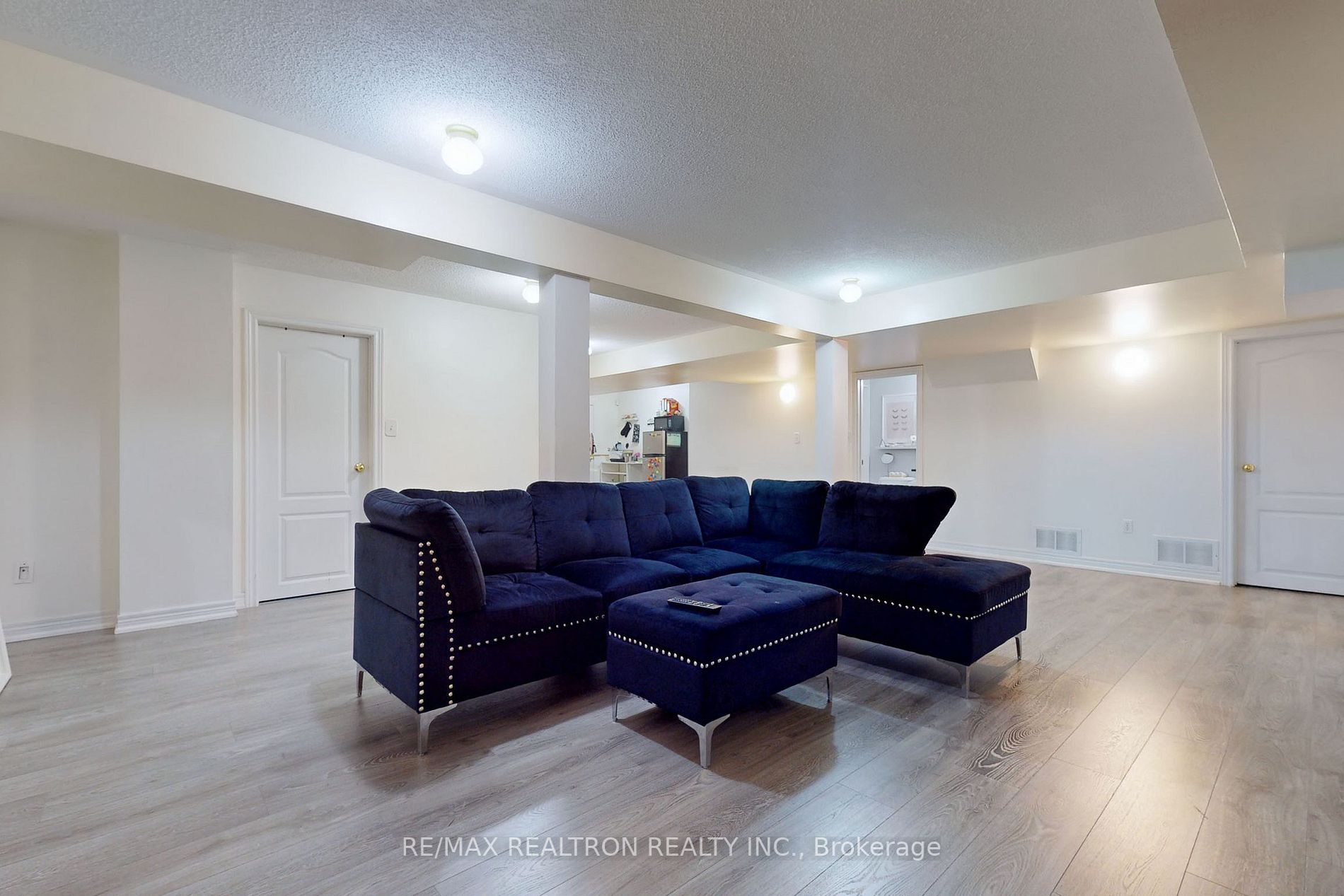 1093 Lamplight Way